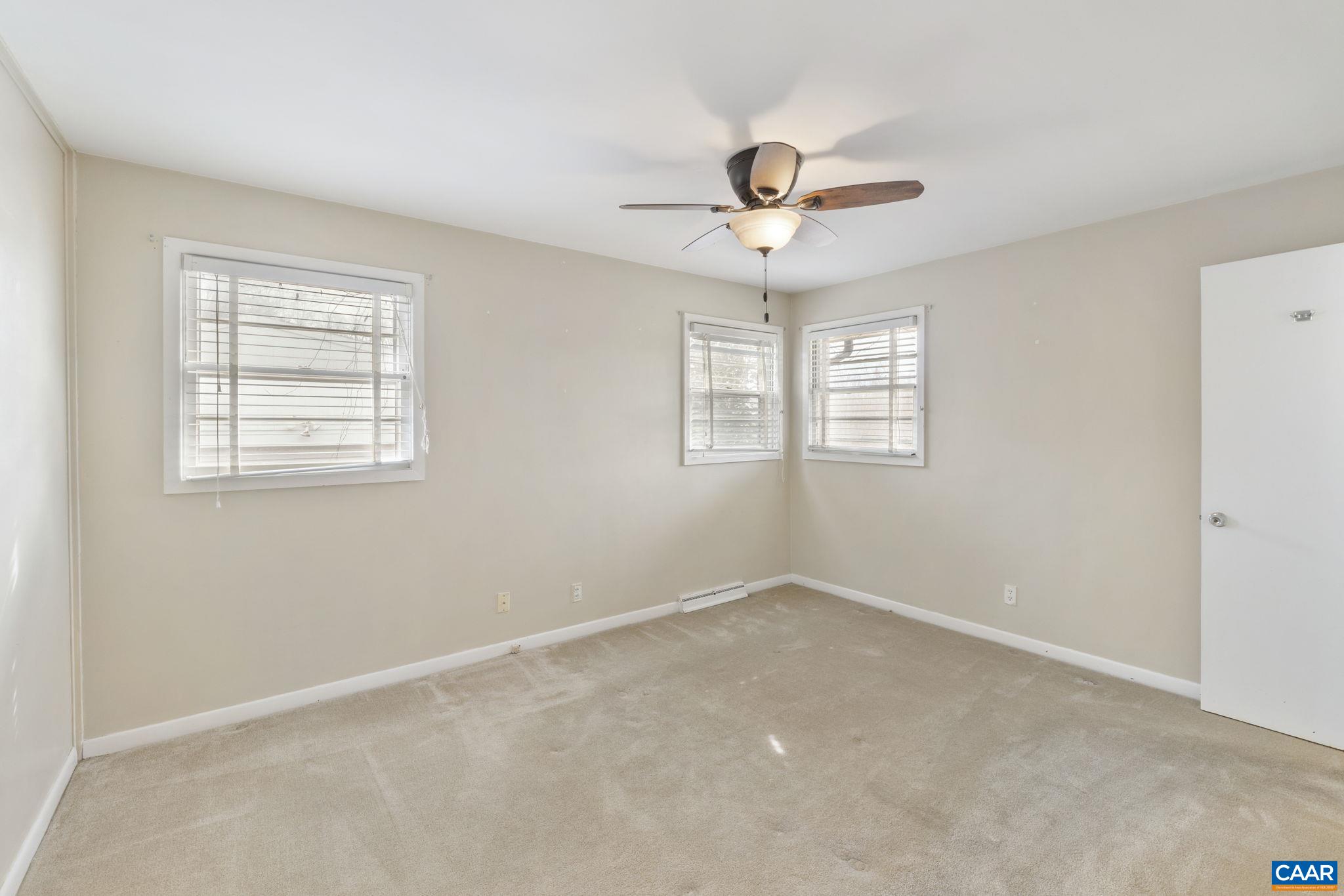 1340 LESTER DR
