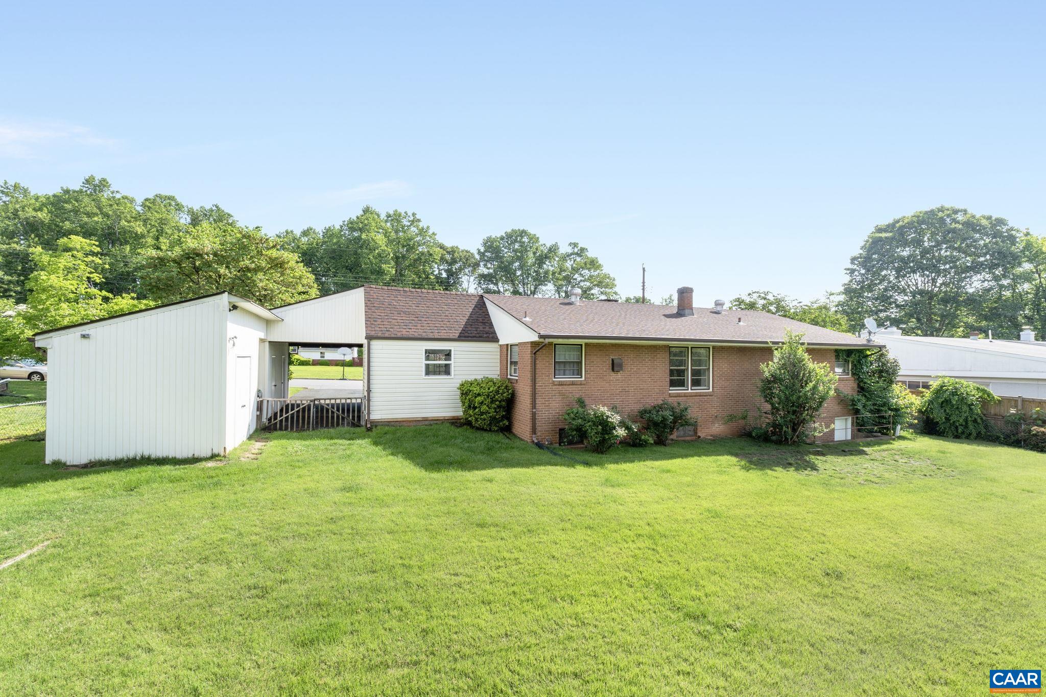 1340 LESTER DR