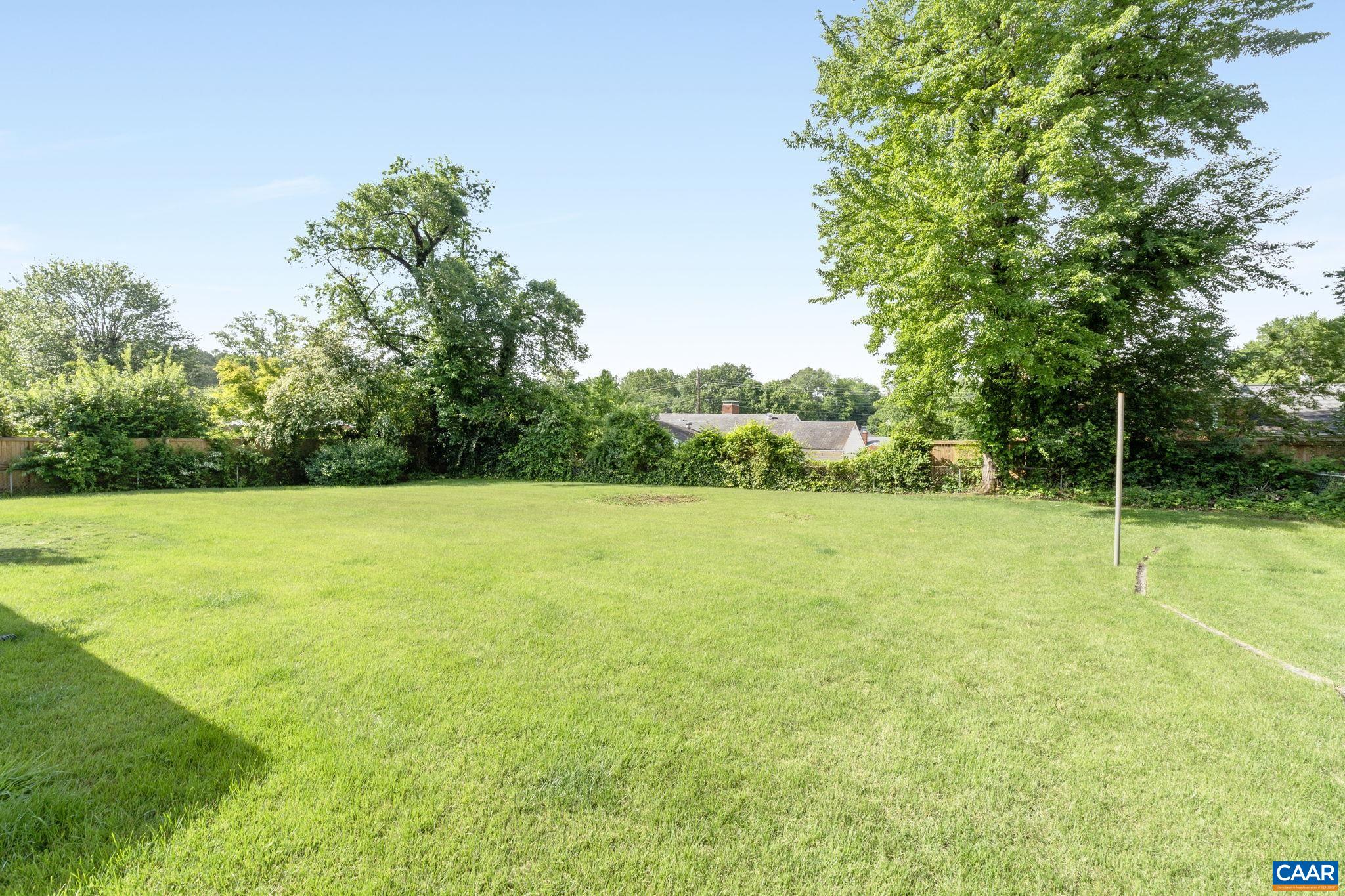 1340 LESTER DR