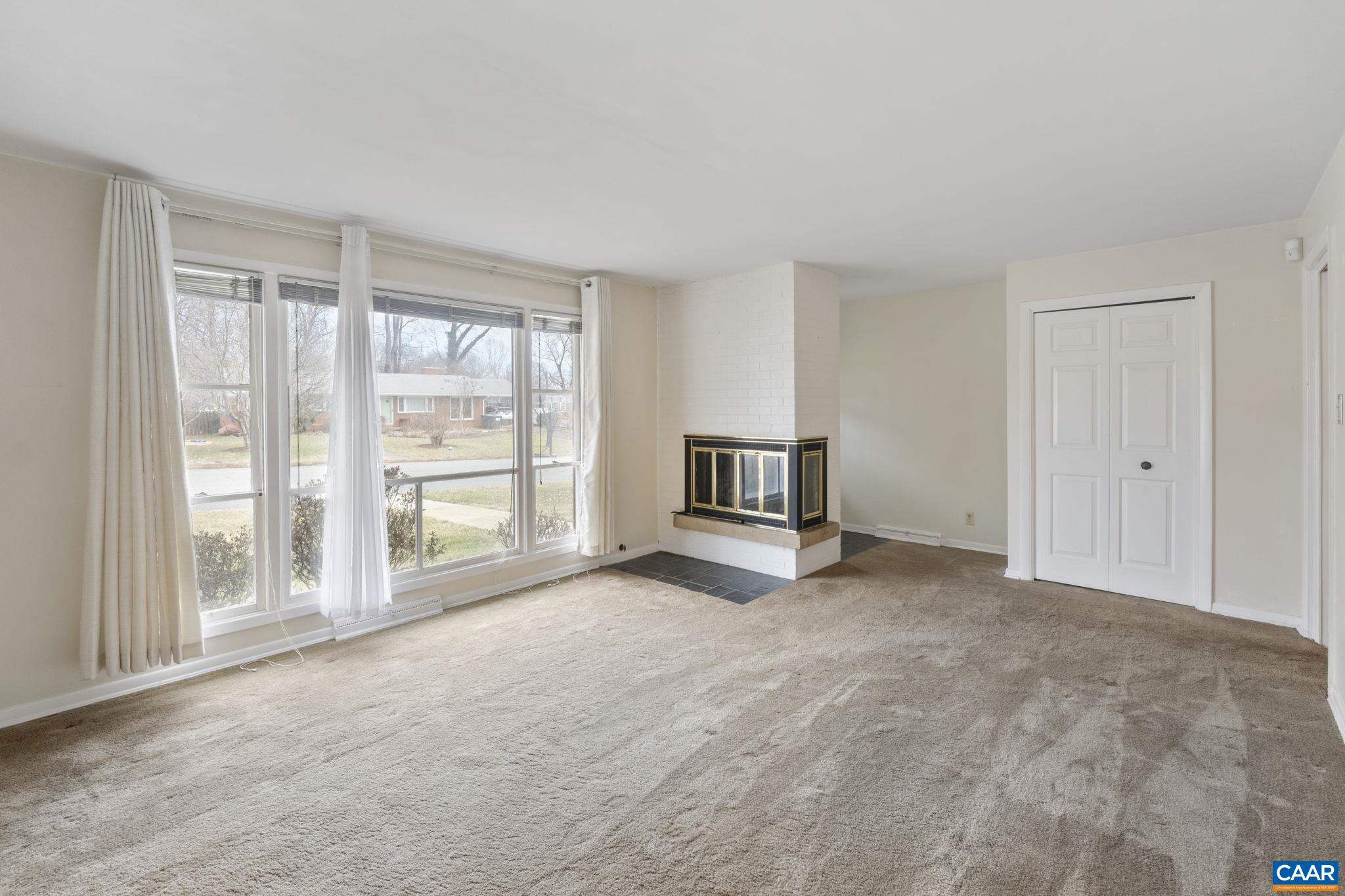 1340 LESTER DR