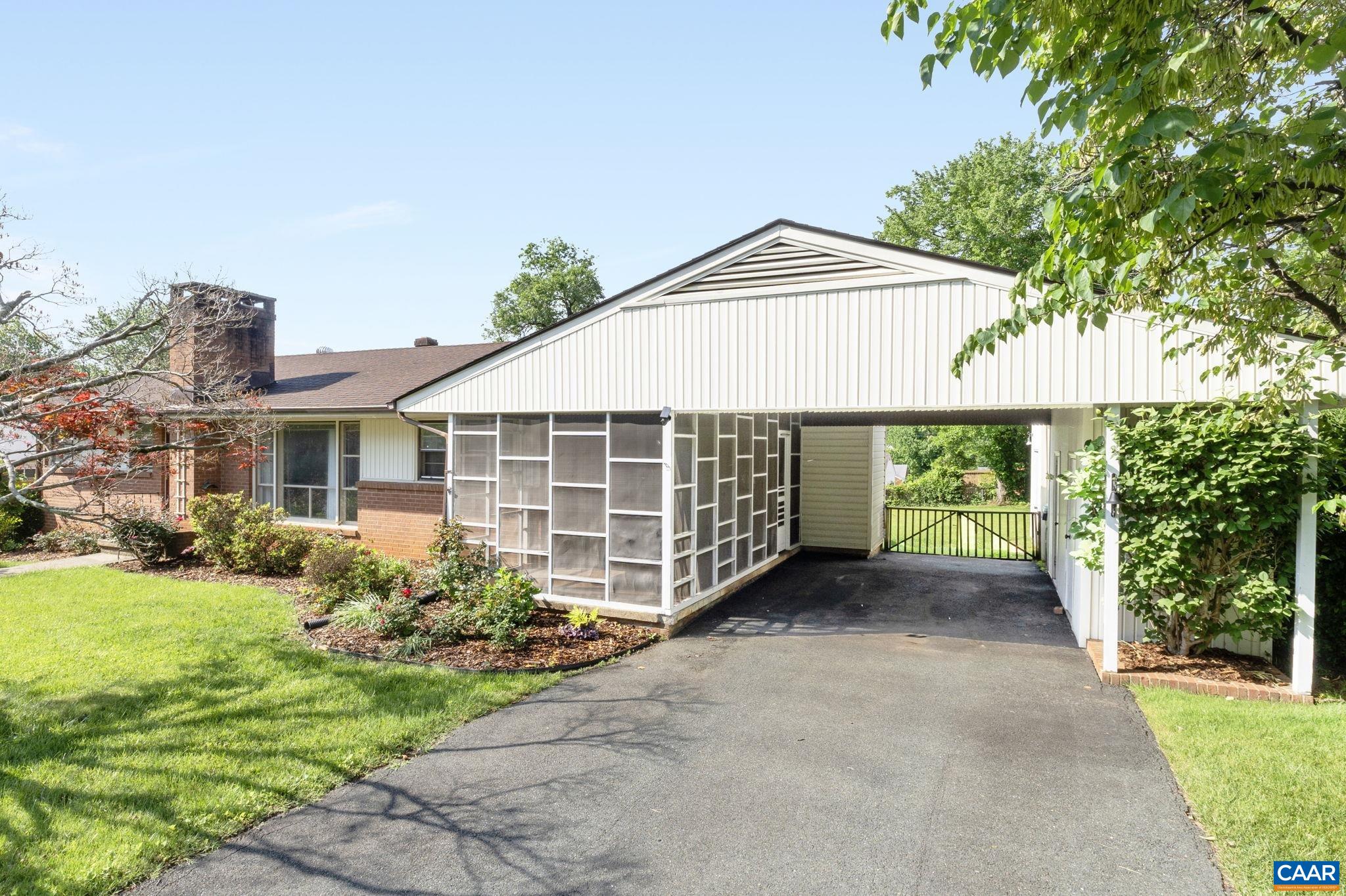 1340 LESTER DR