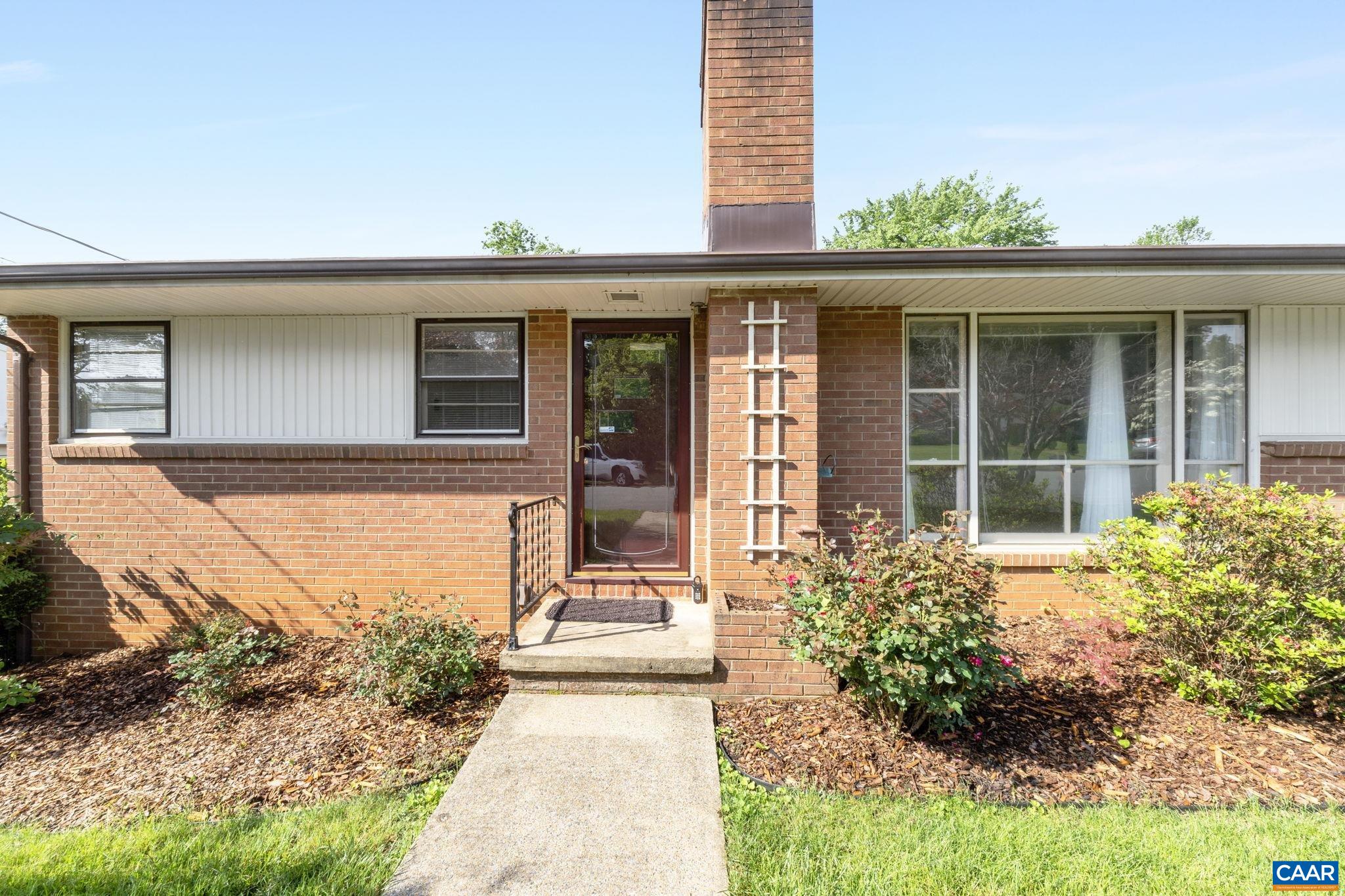 1340 LESTER DR