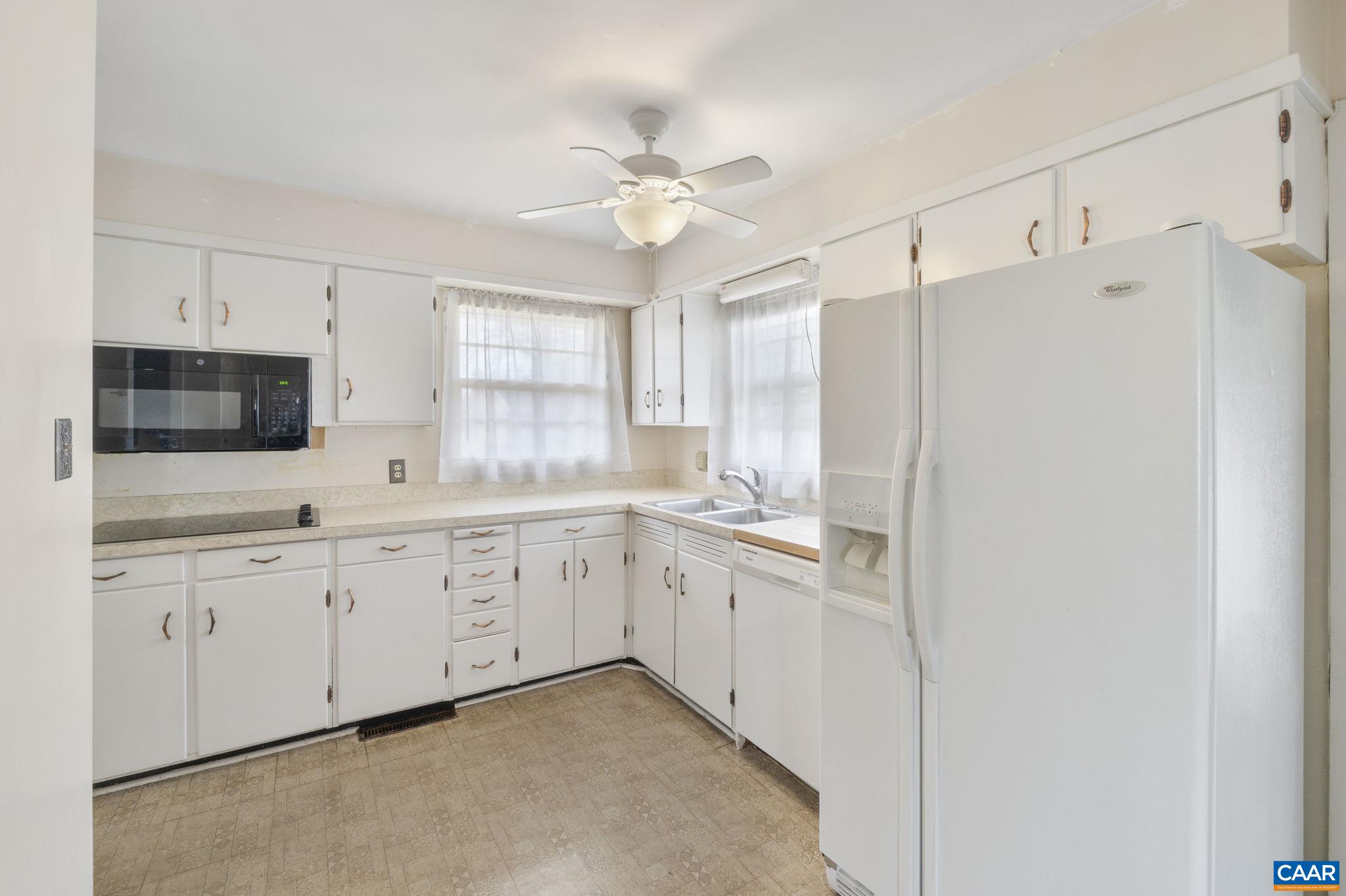 1340 LESTER DR