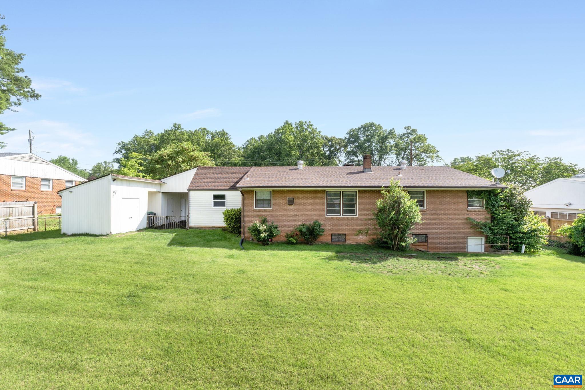 1340 LESTER DR
