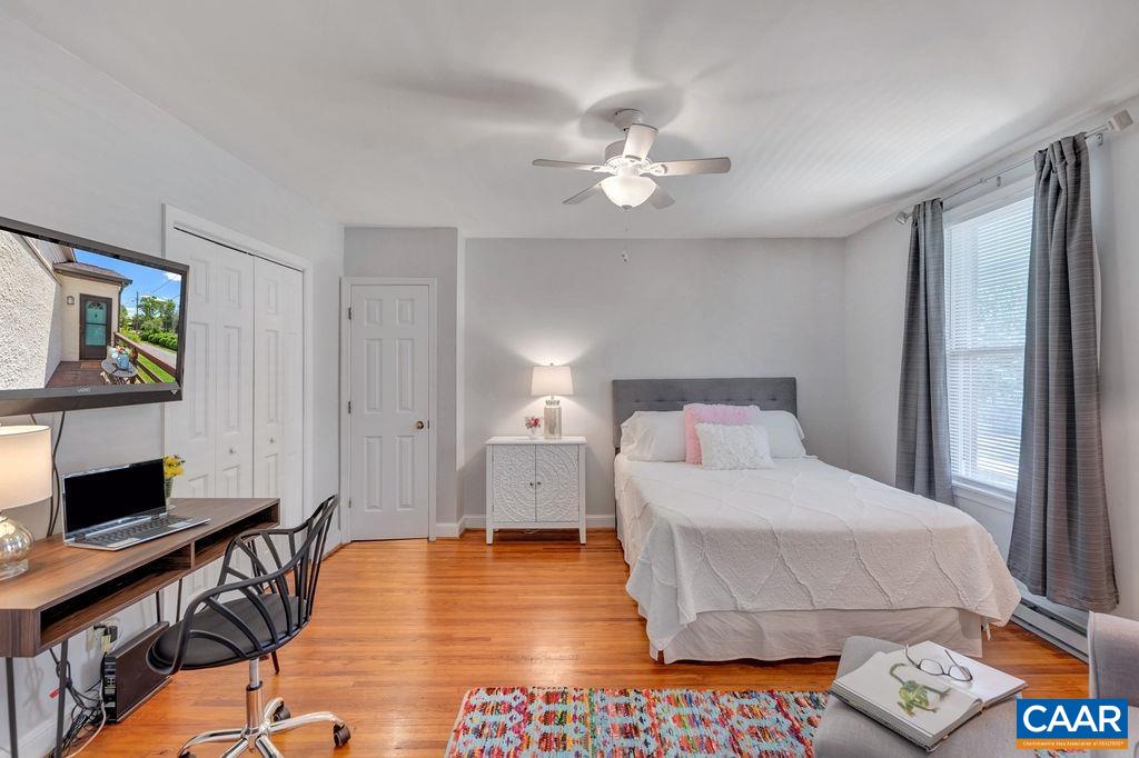 207 DOUGLAS AVE