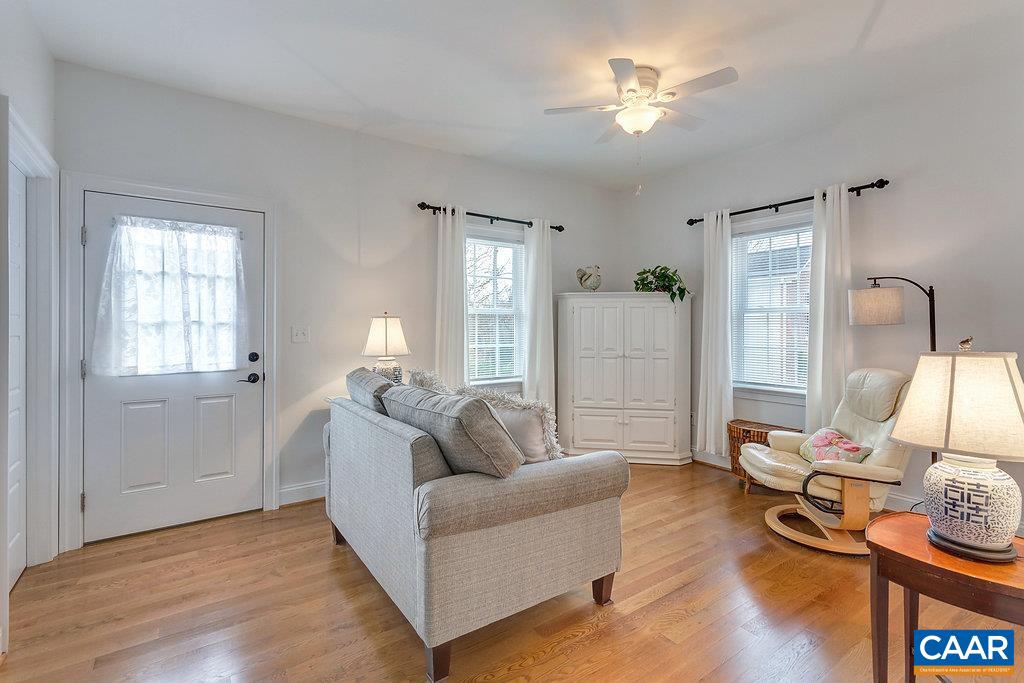 207 DOUGLAS AVE