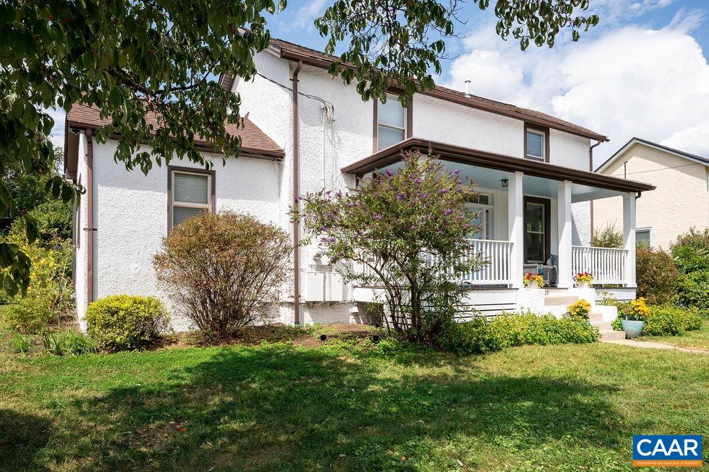 207 DOUGLAS AVE