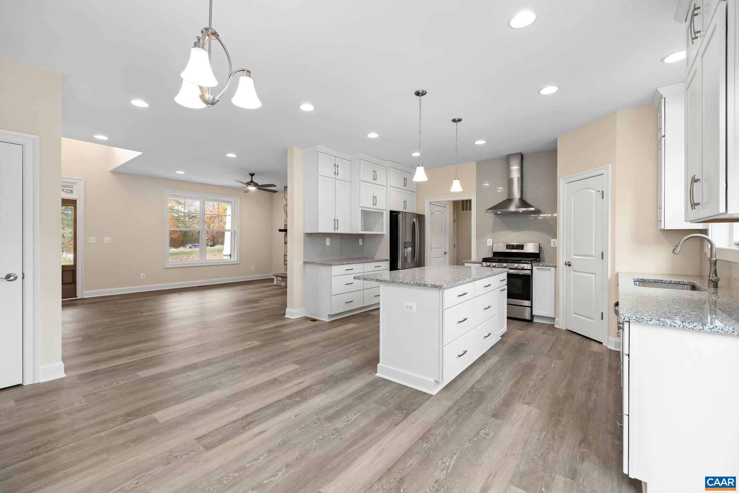 221 YATES CIR