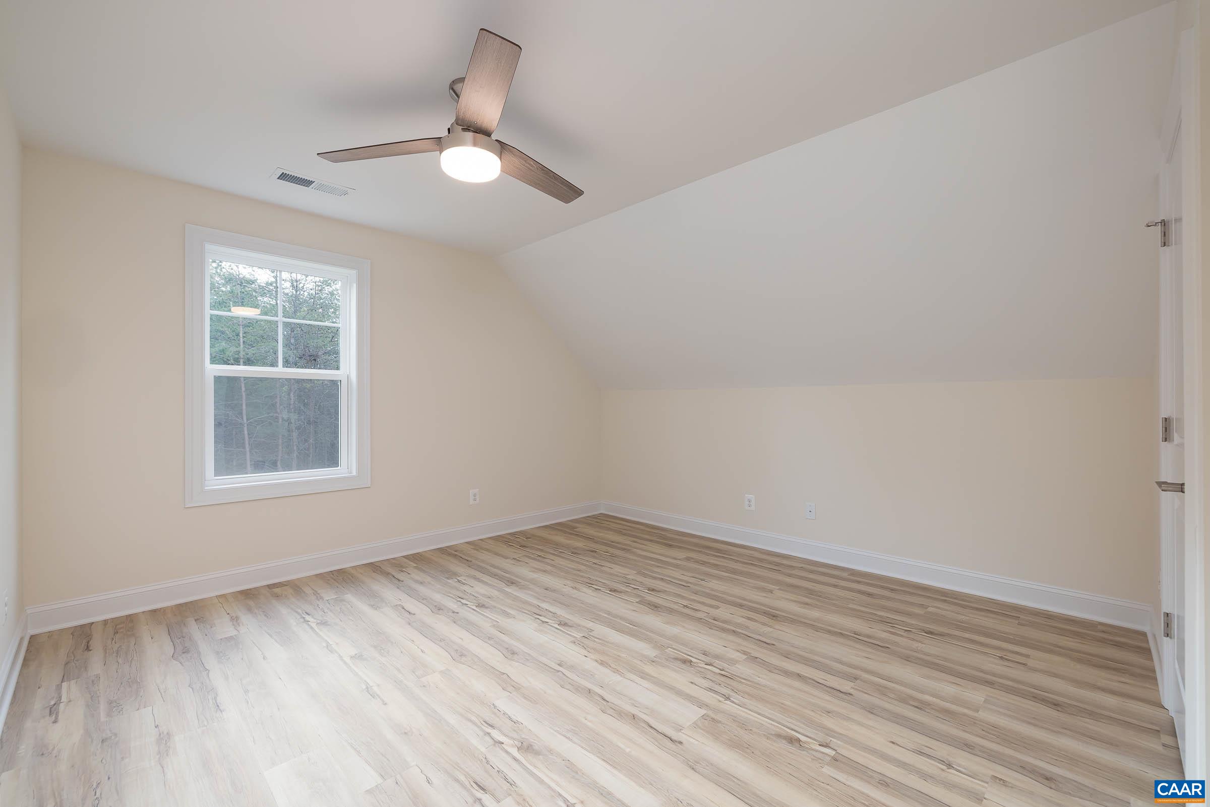 212 BARTHOLOMEW PL