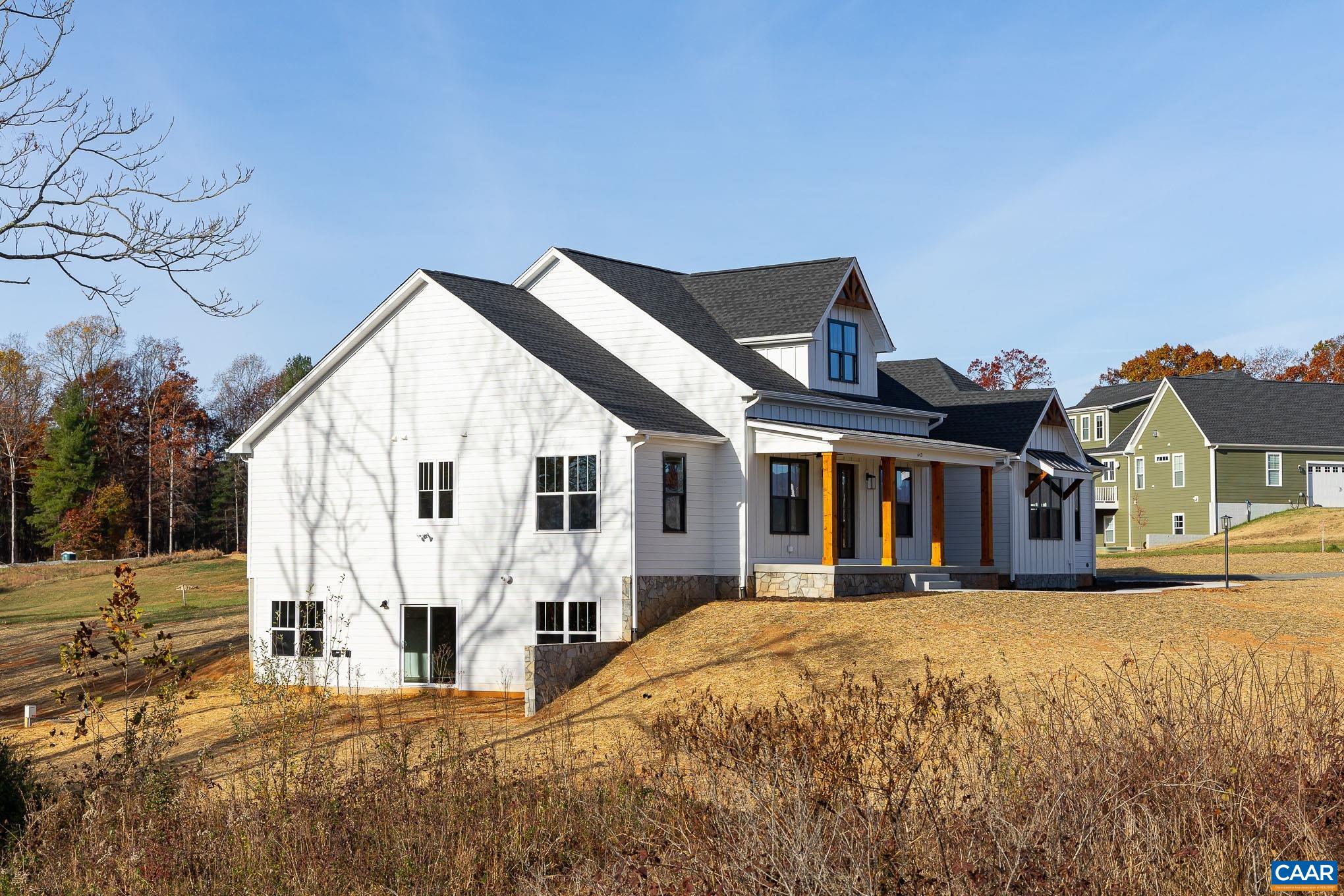 102 VISTA HEIGHTS DR
