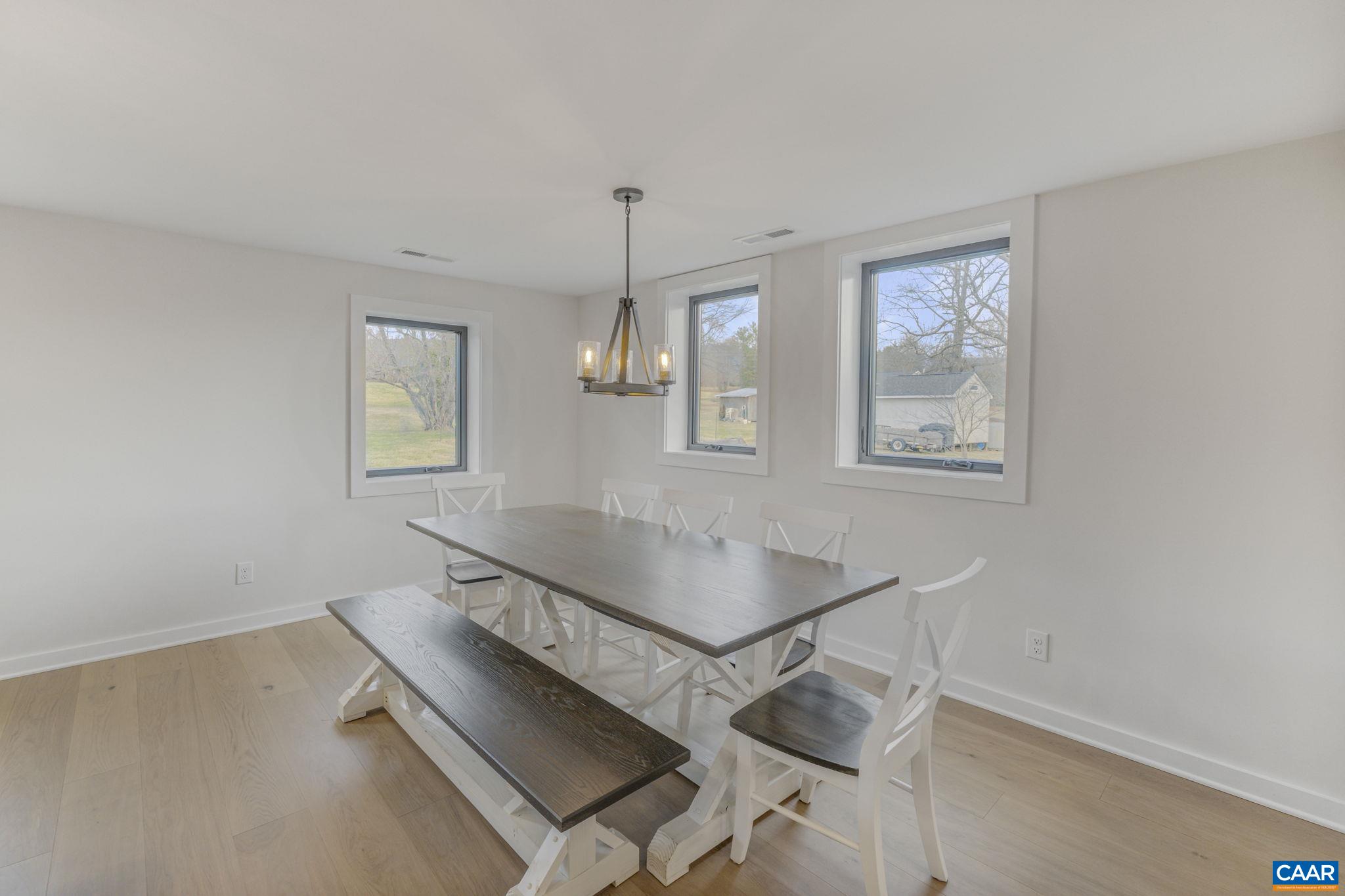 459 MOUNTAIN RD