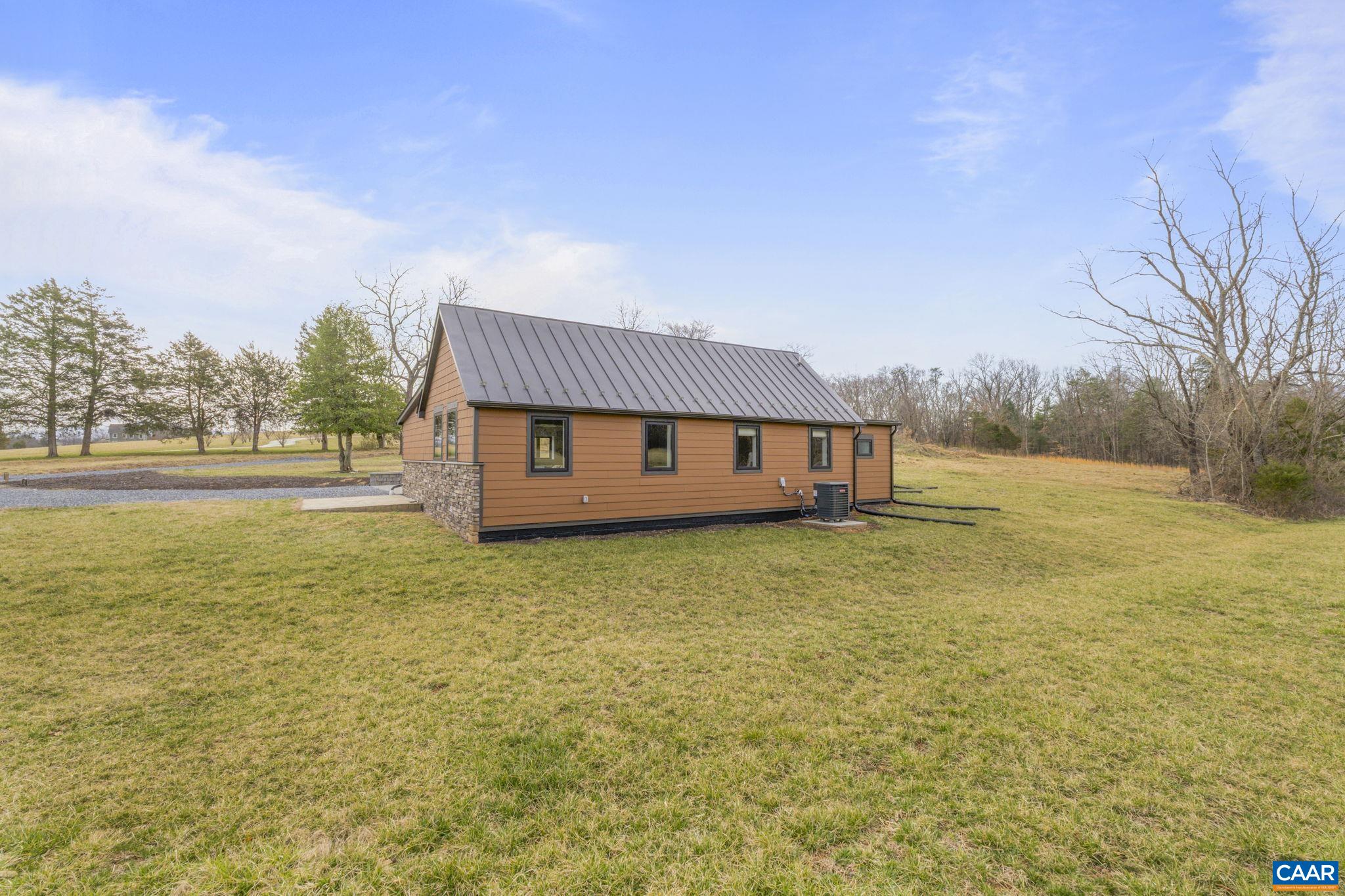 459 MOUNTAIN RD