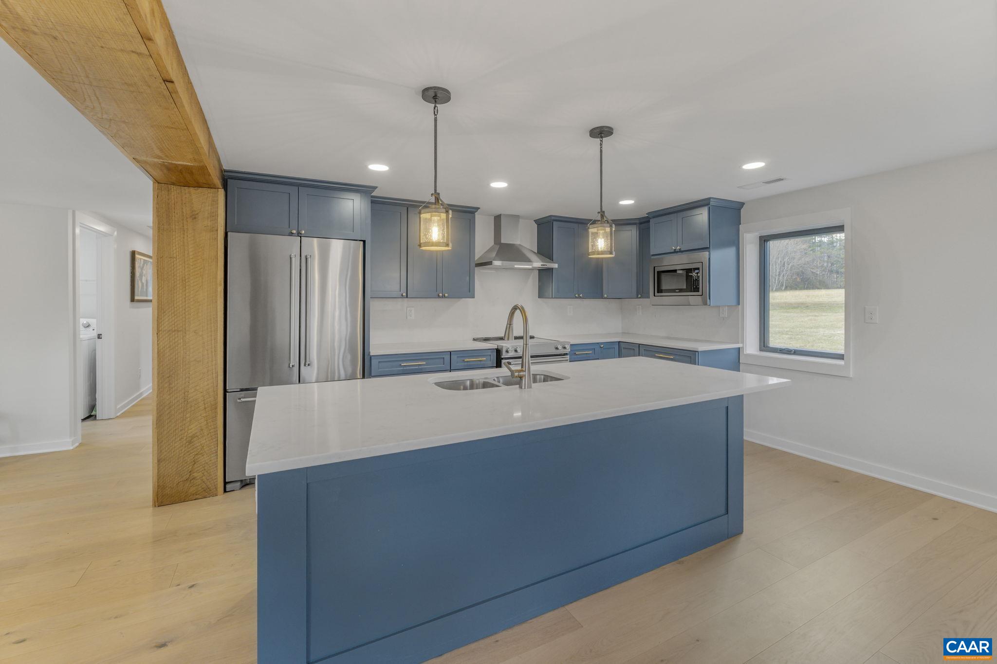 459 MOUNTAIN RD