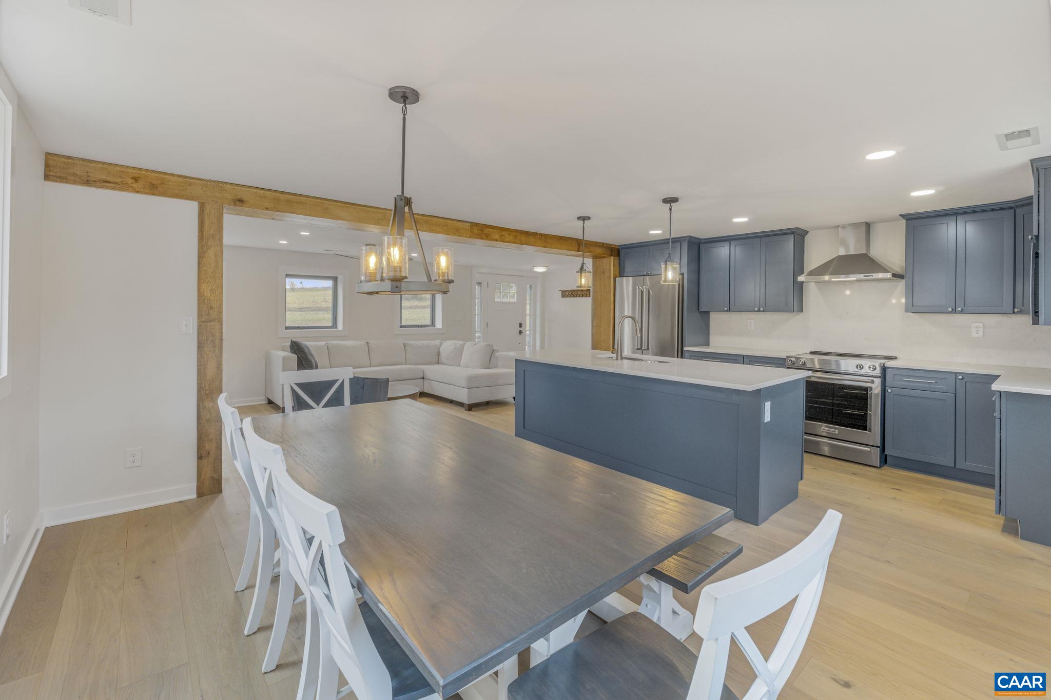 459 MOUNTAIN RD