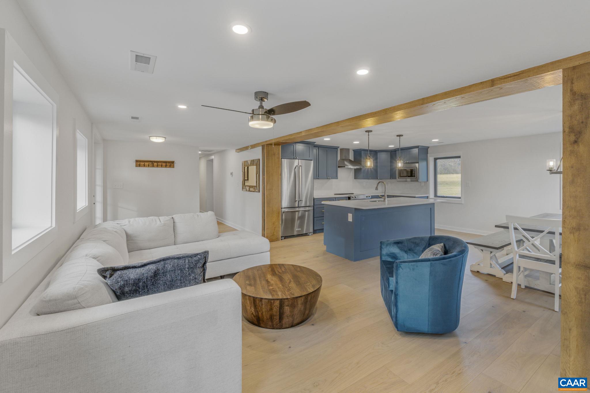 459 MOUNTAIN RD
