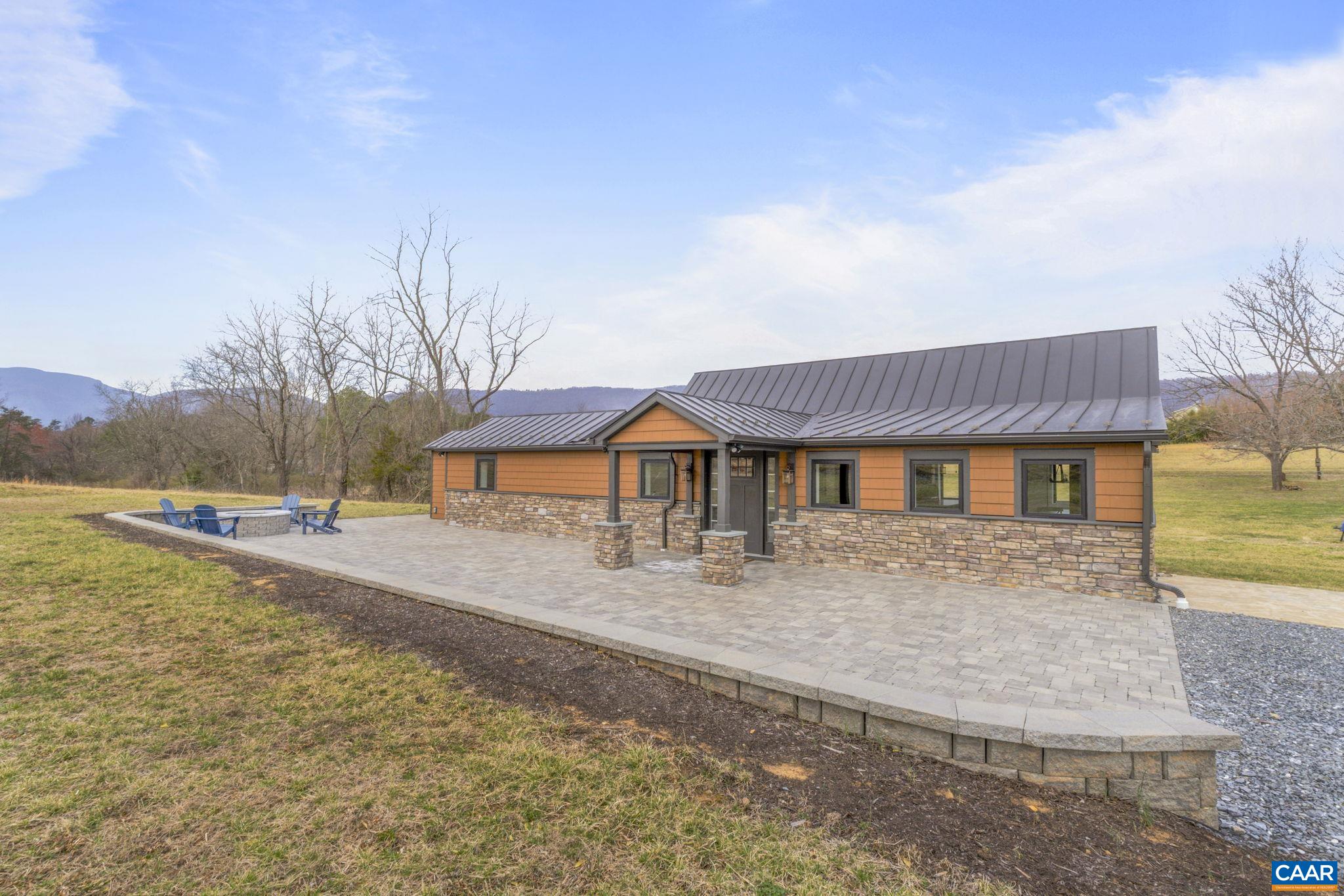 459 MOUNTAIN RD