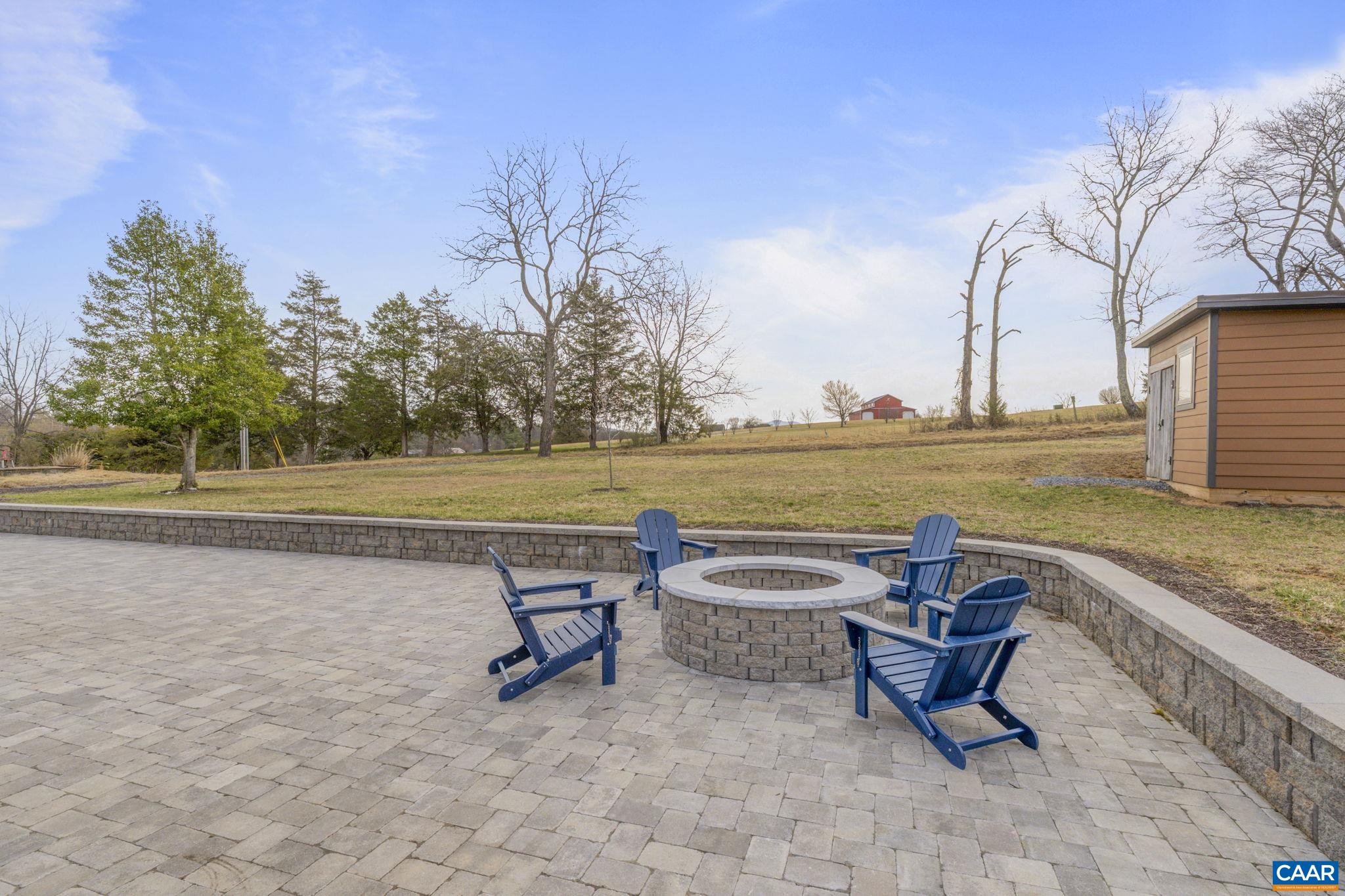 459 MOUNTAIN RD