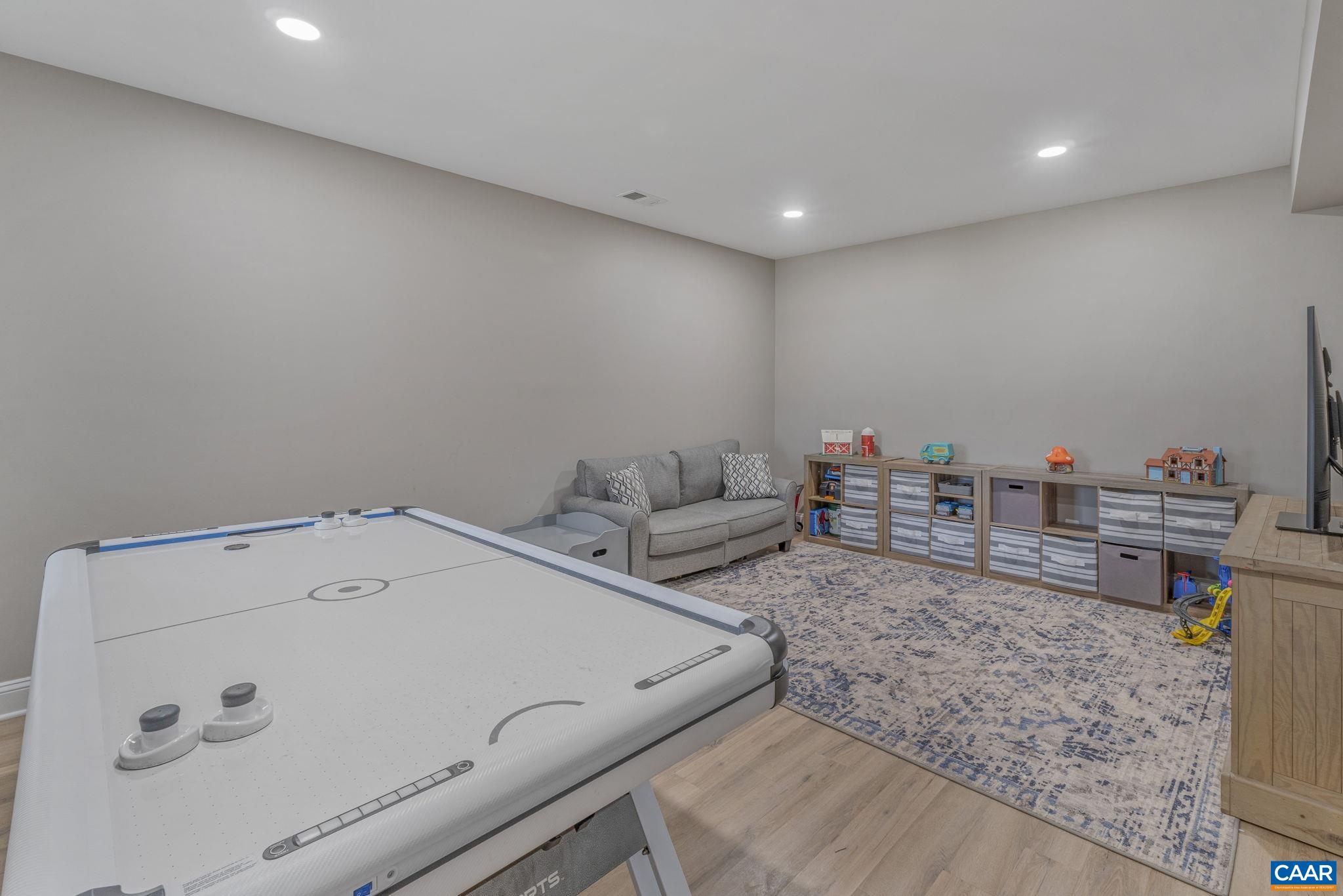 3391 MARSDEN PT