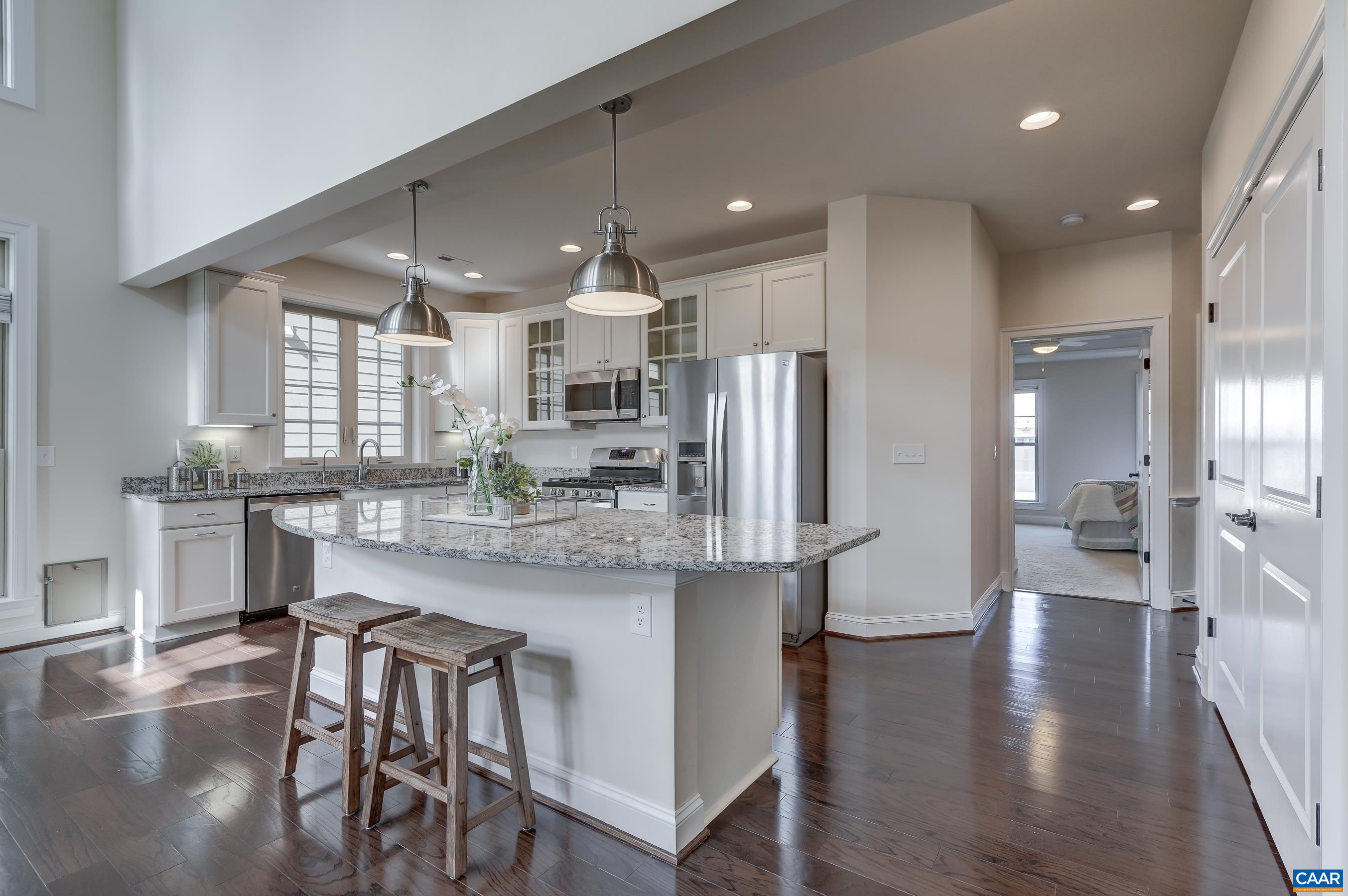 804 GOLF VIEW DR