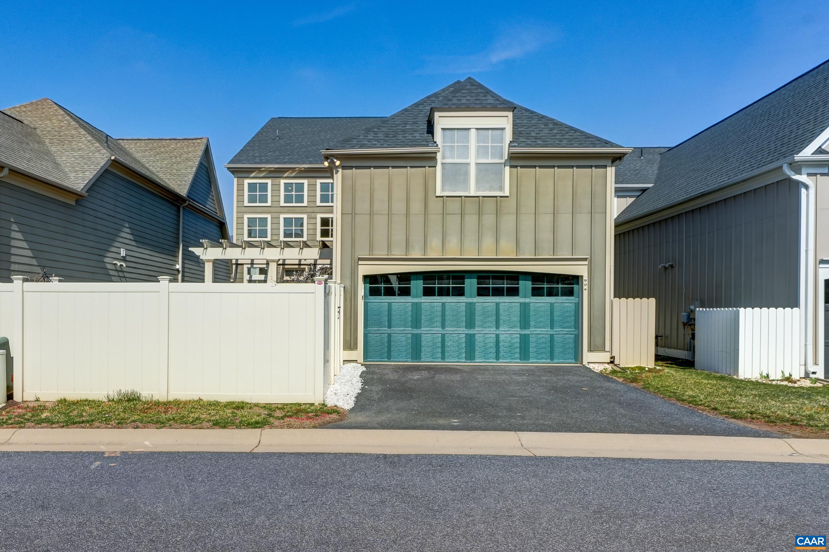 804 GOLF VIEW DR