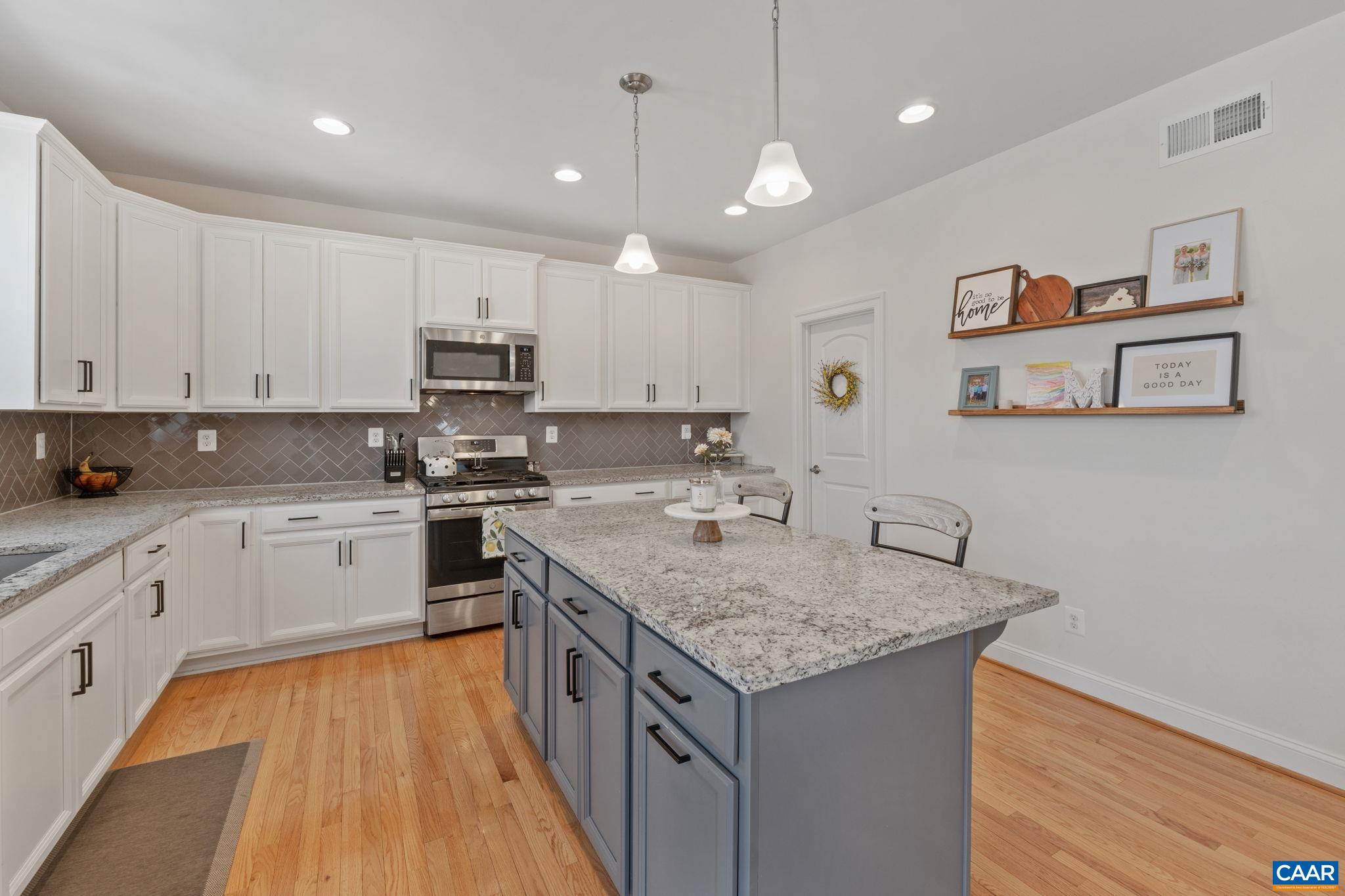 103 BARTHOLOMEW PL