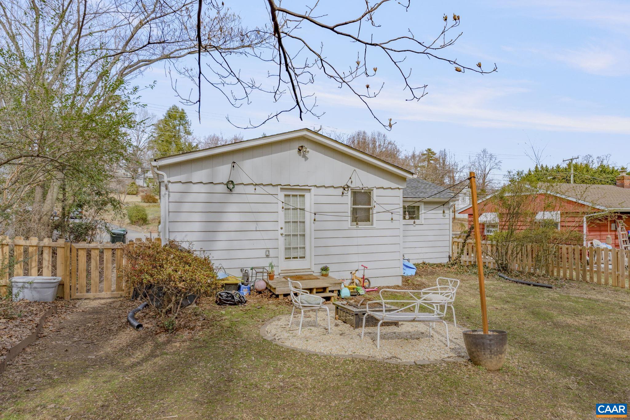 1524 CHERRY AVE