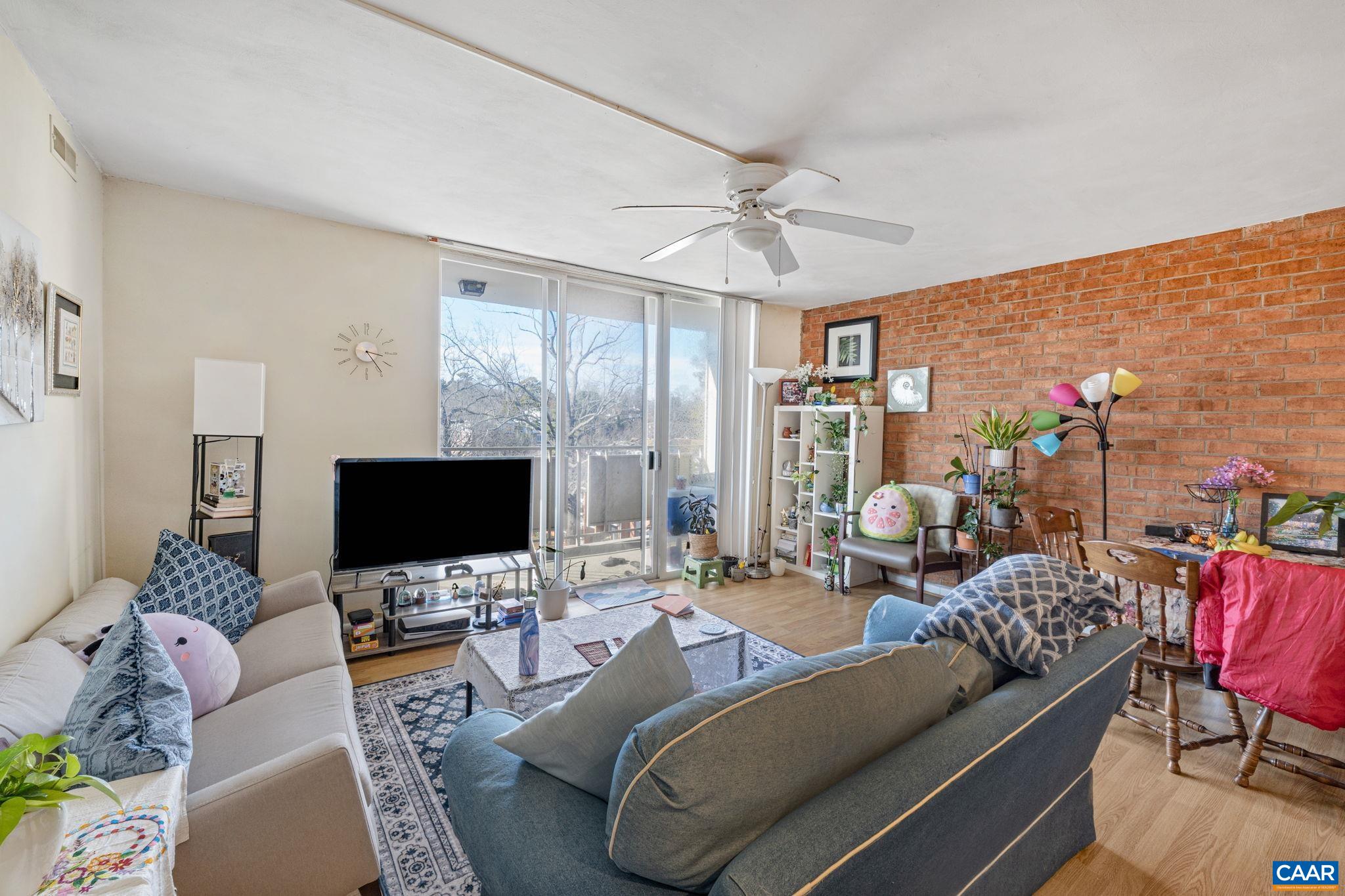 1800 JEFFERSON PARK AVE Unit: 605