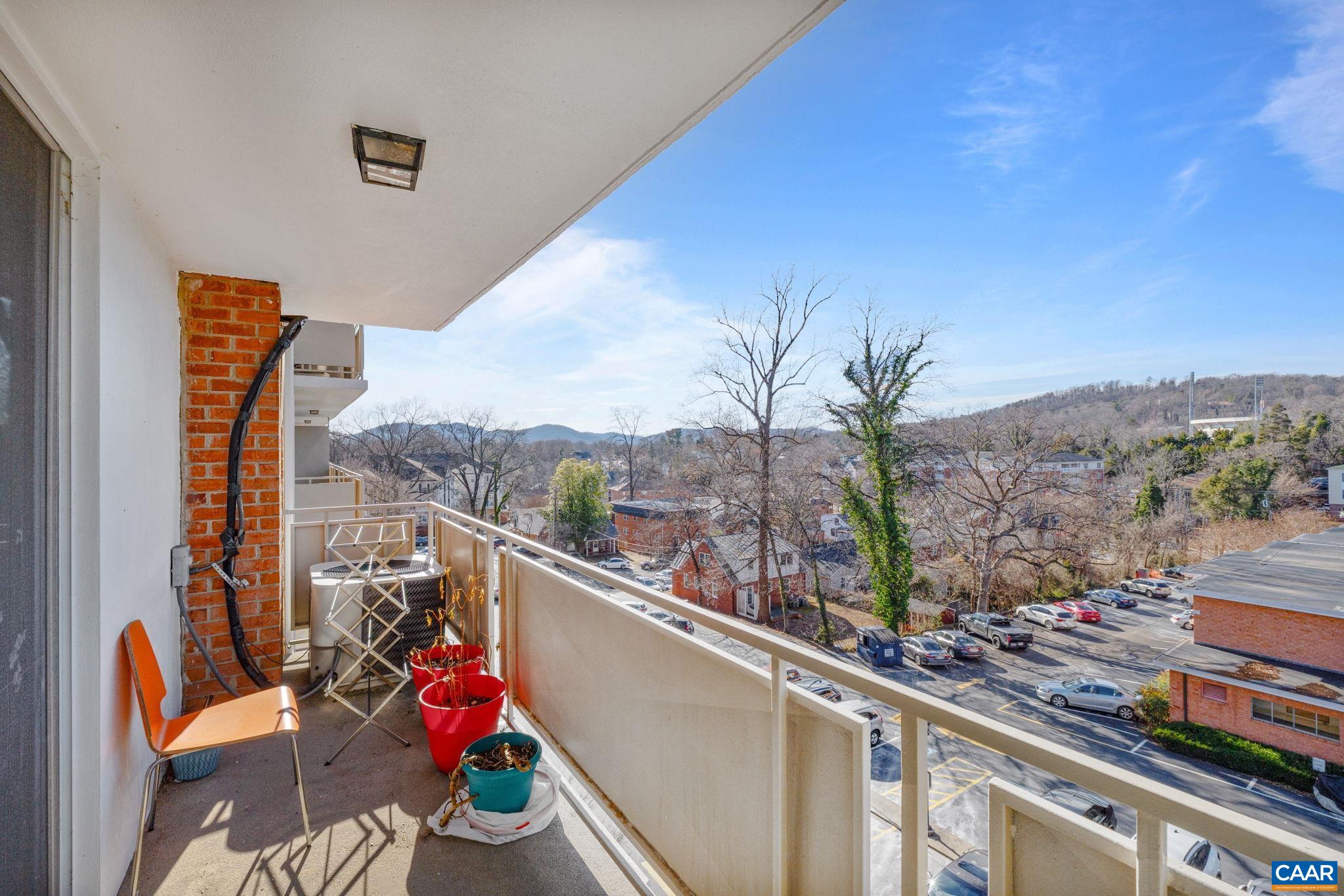 1800 JEFFERSON PARK AVE Unit: 605