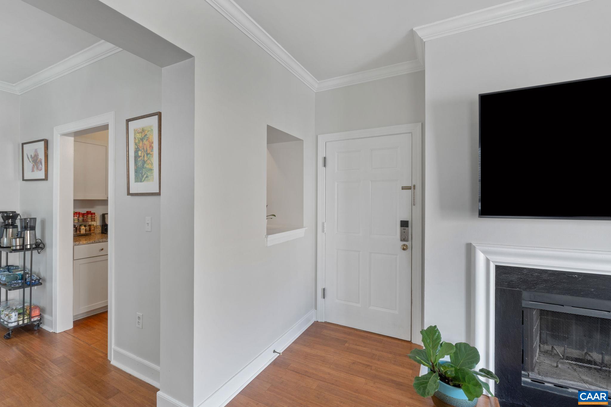 804 E JEFFERSON ST Unit: A18