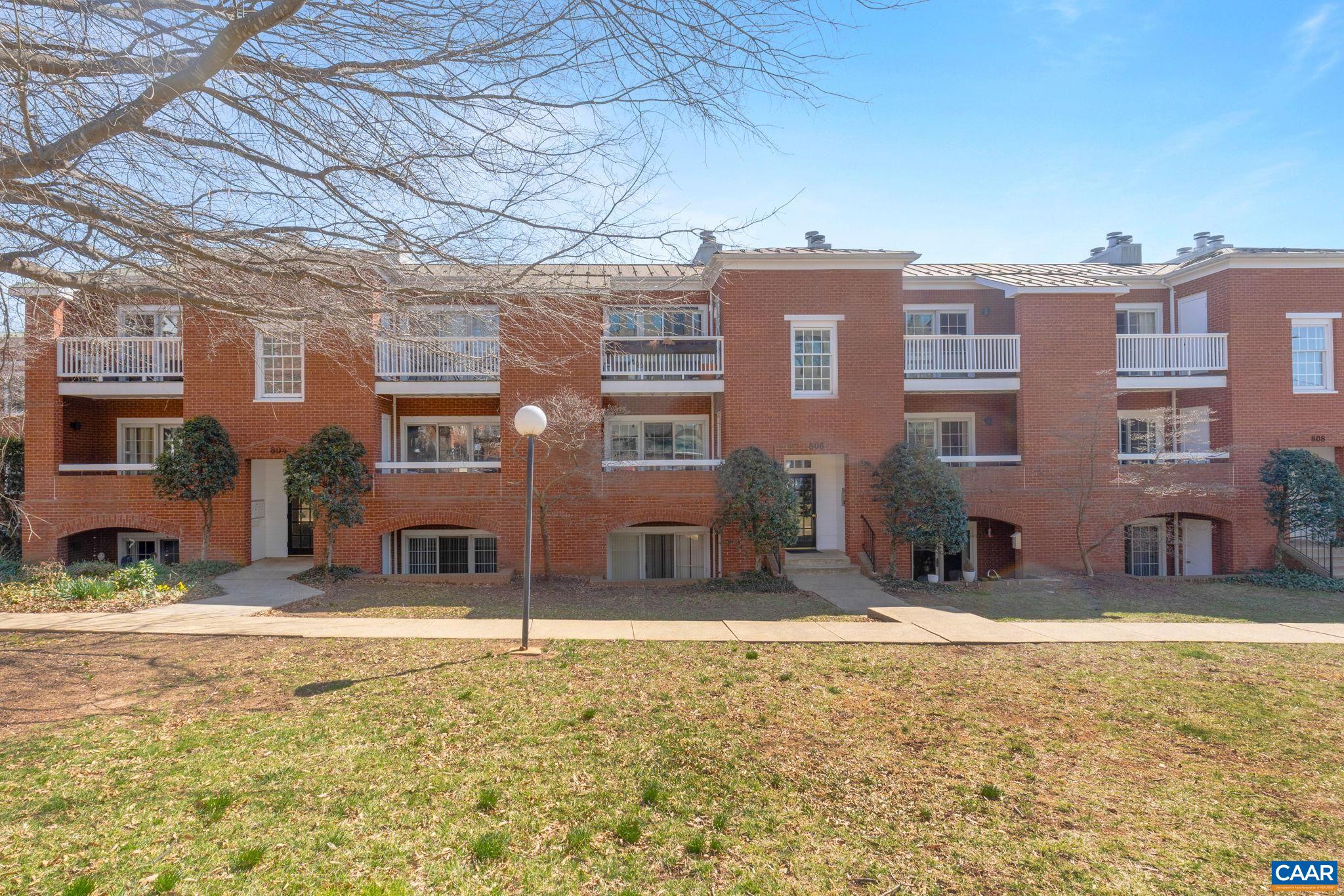 804 E JEFFERSON ST Unit: A18