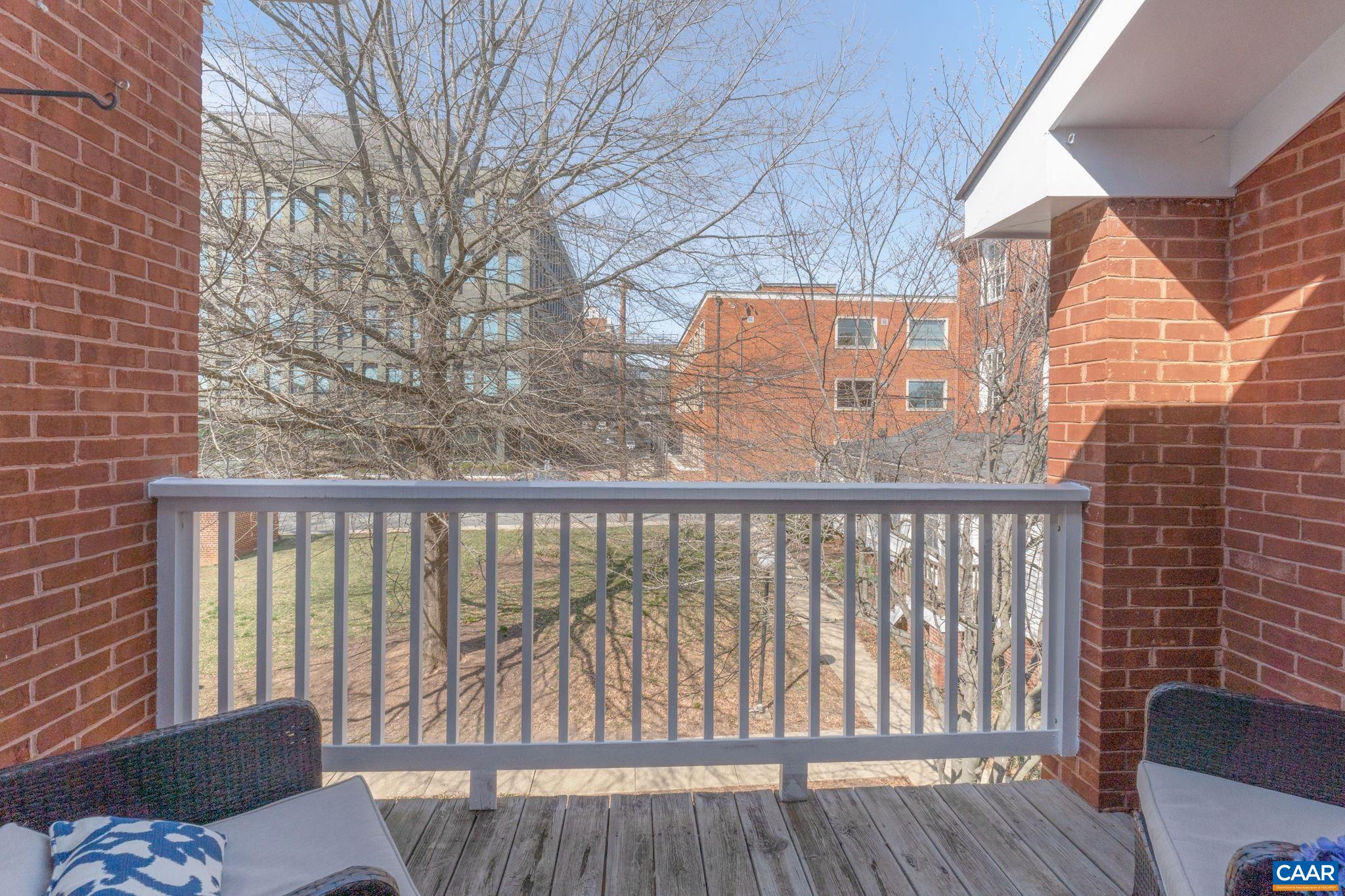 804 E JEFFERSON ST Unit: A18