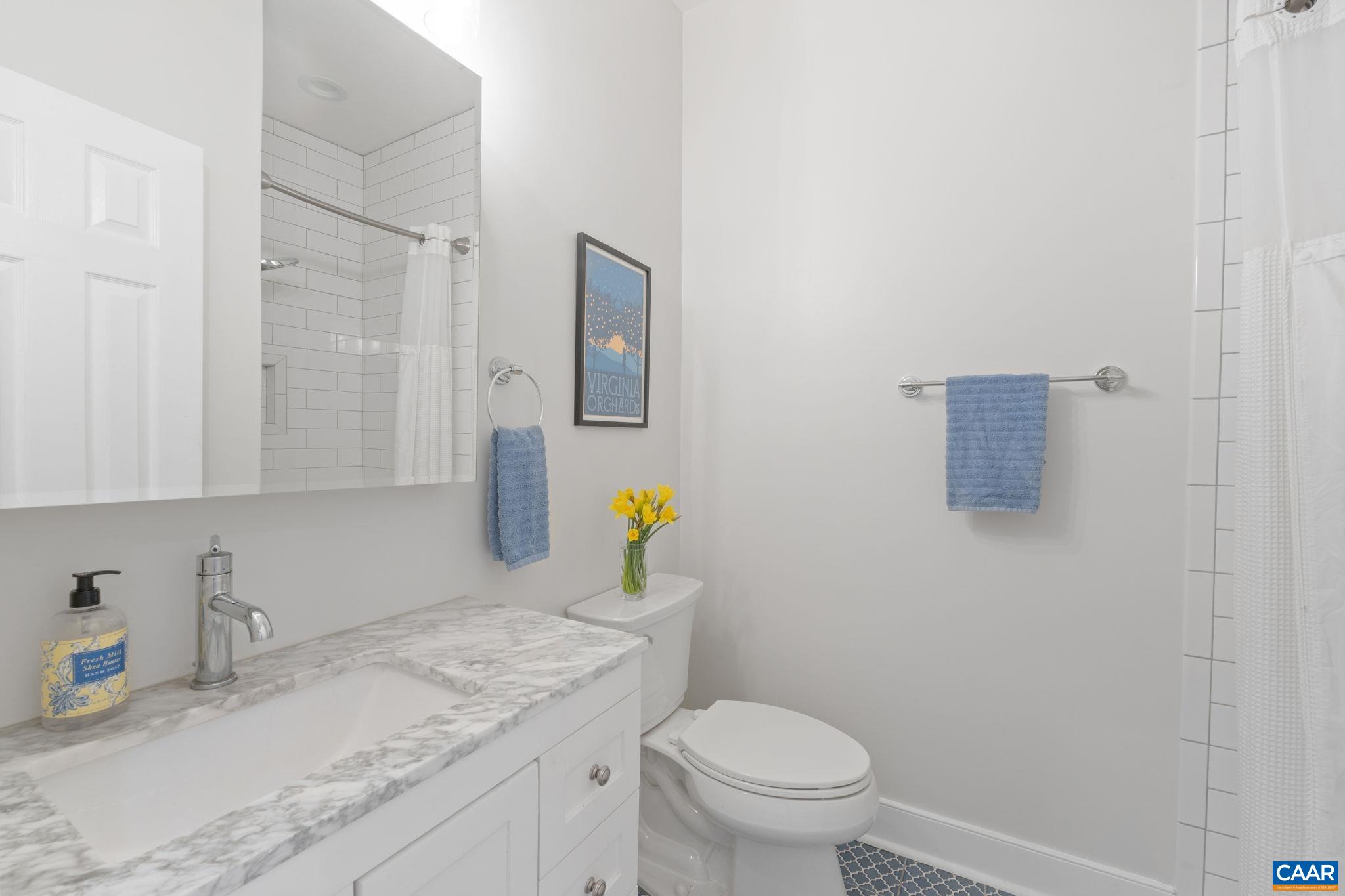 804 E JEFFERSON ST Unit: A18