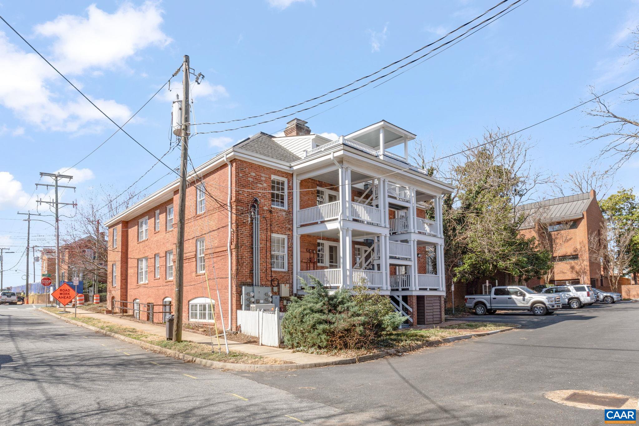 619 E HIGH ST Unit: 2