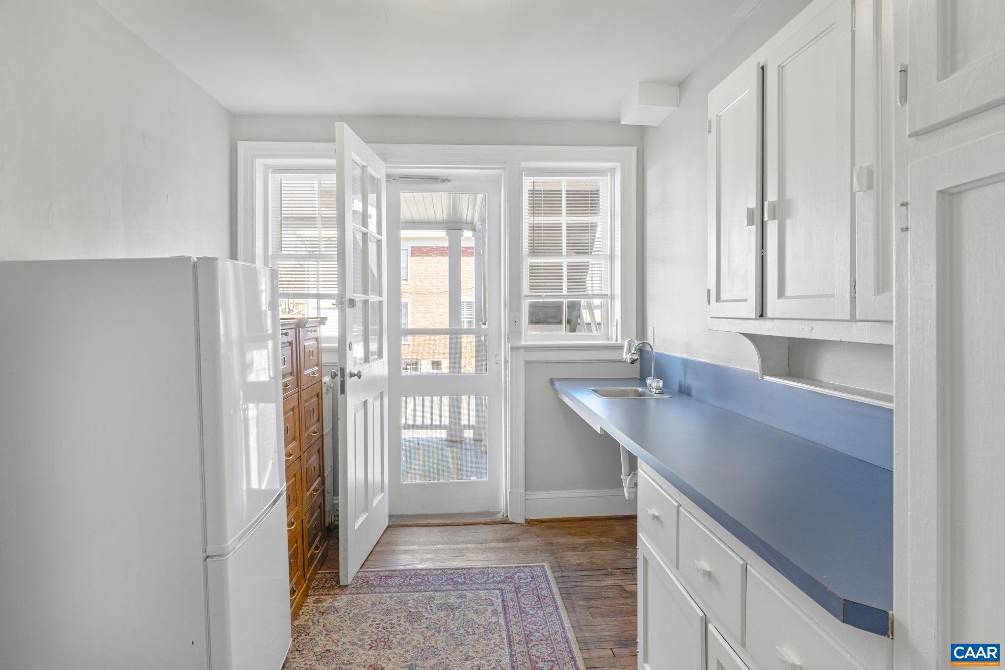 619 E HIGH ST Unit: 2