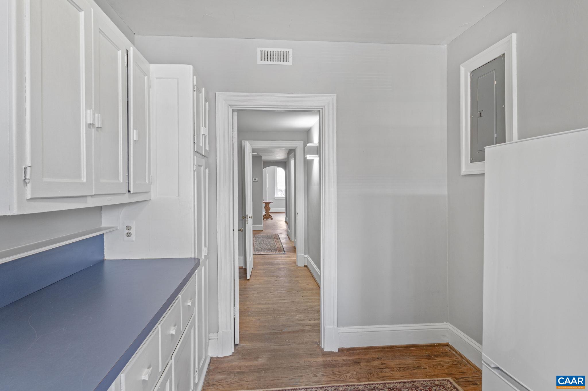 619 E HIGH ST Unit: 2