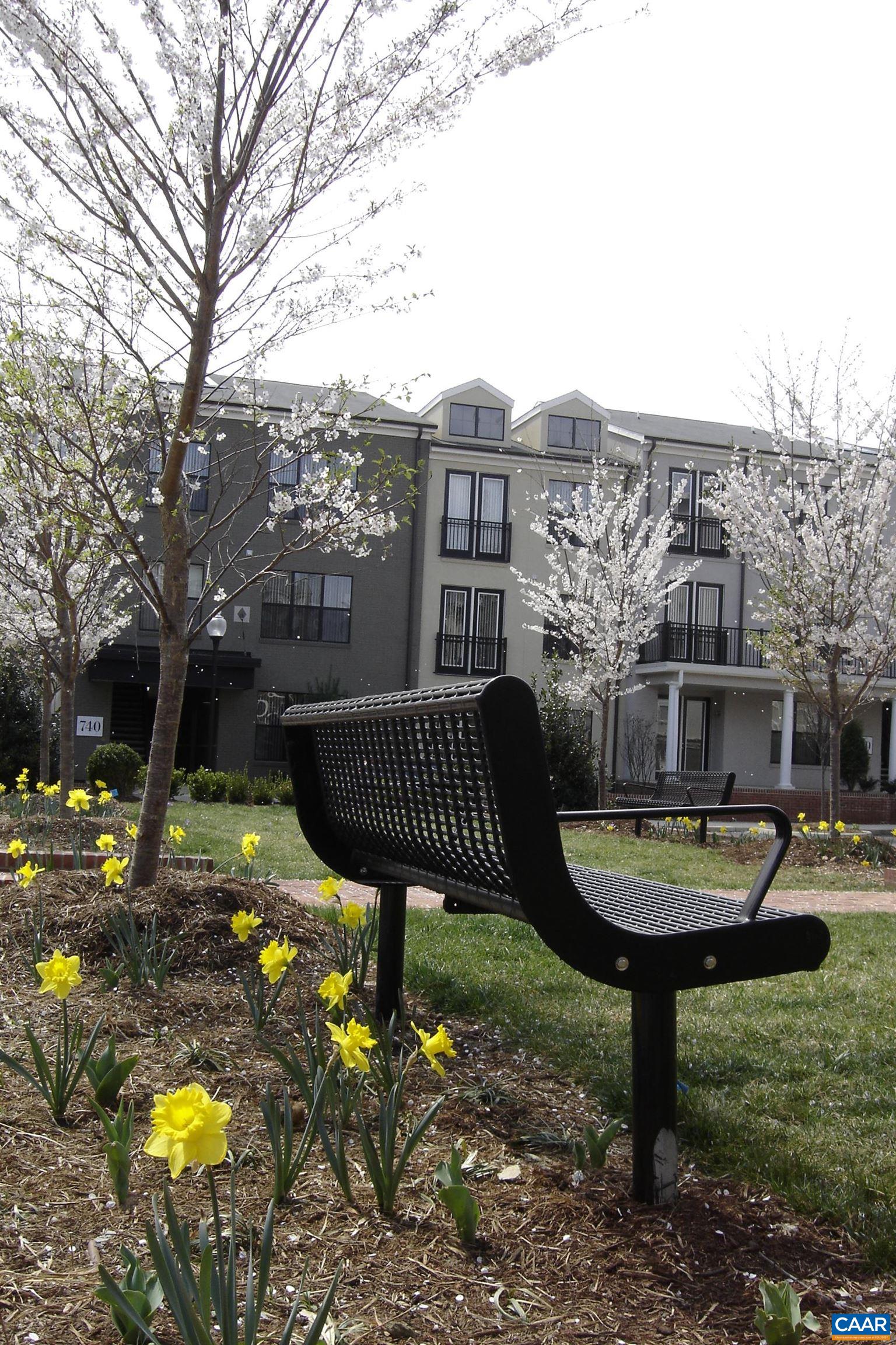 725 WALKER SQ Unit: 4D