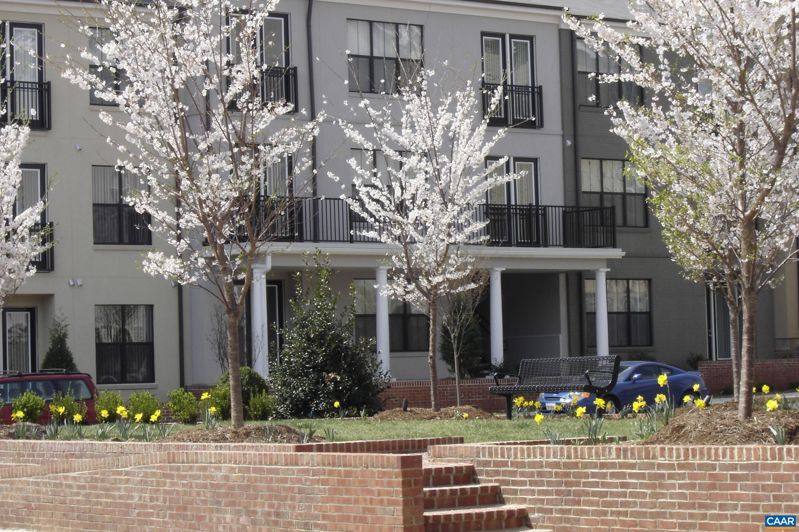 725 WALKER SQ Unit: 4D