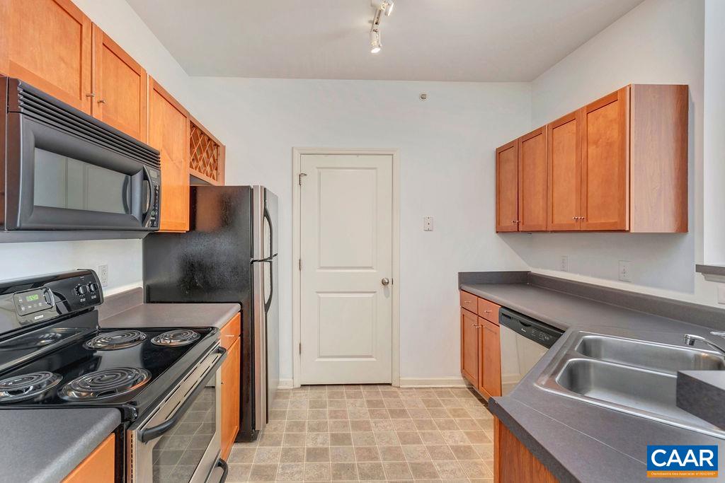 725 WALKER SQ Unit: 4D