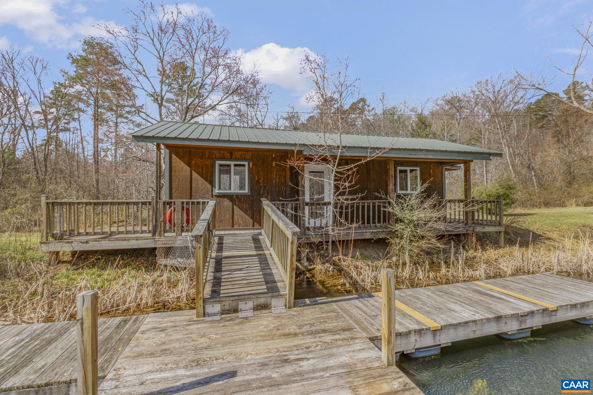 735 LAUREL RD