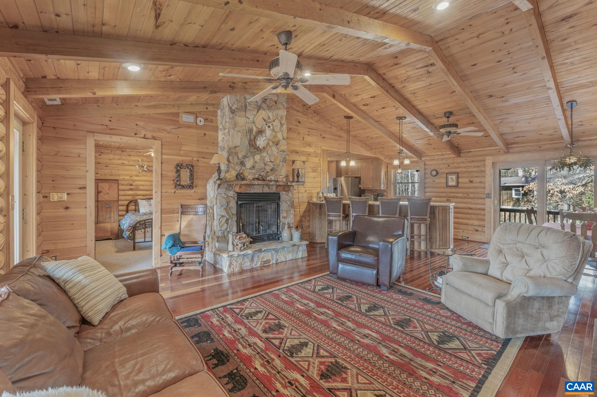 735 LAUREL RD