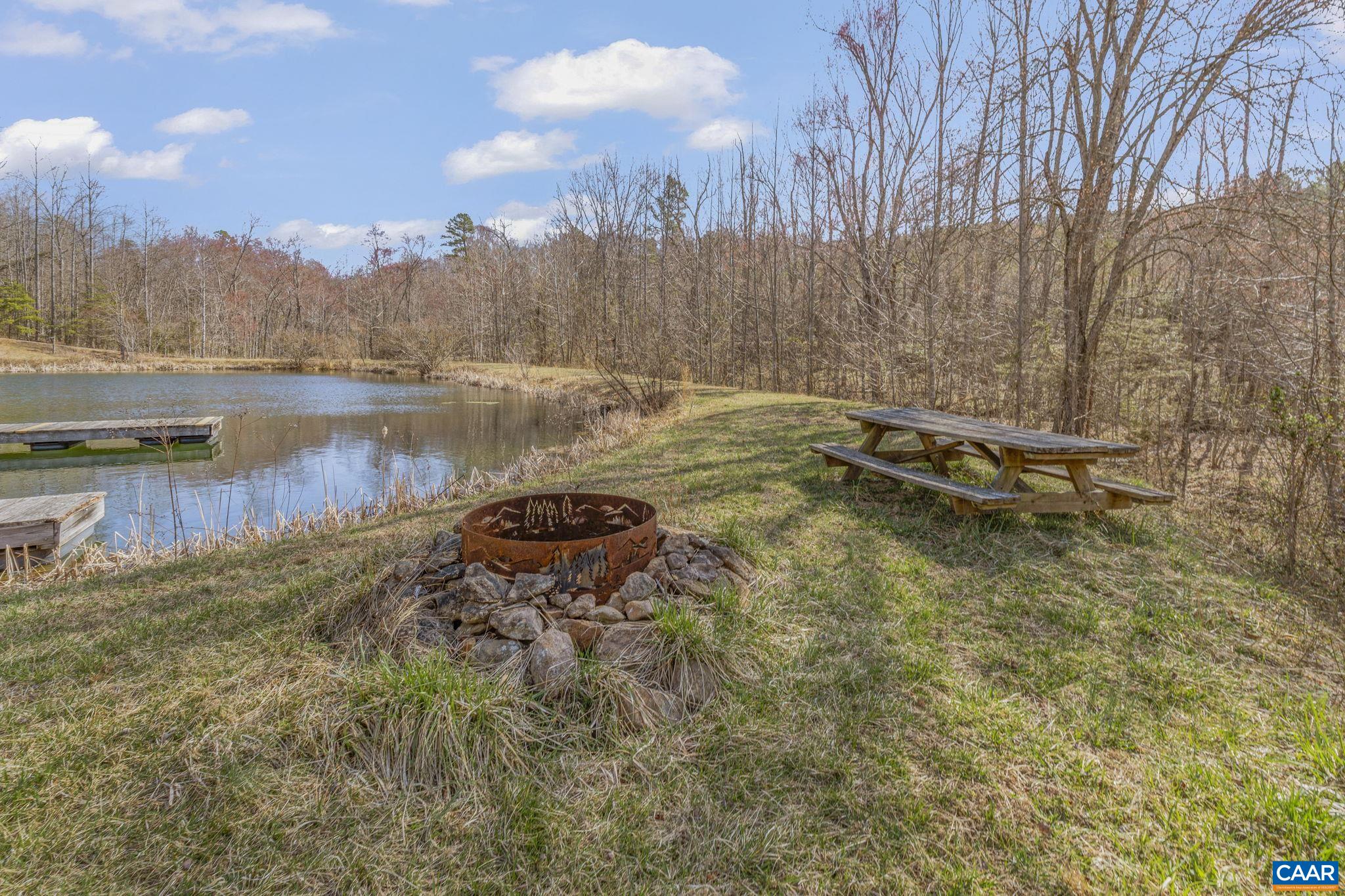 735 LAUREL RD