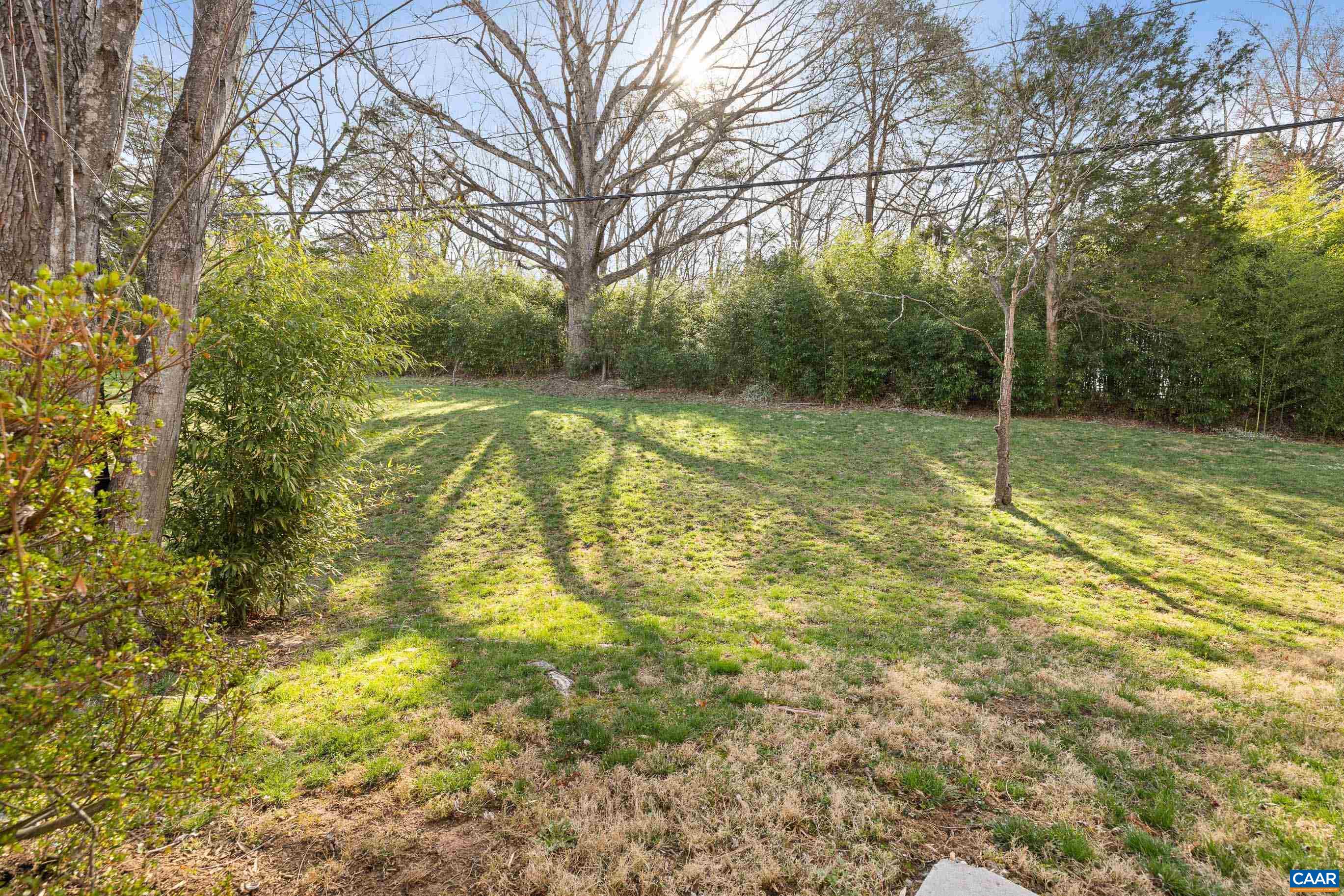 587 SOUTHAMPTON CT