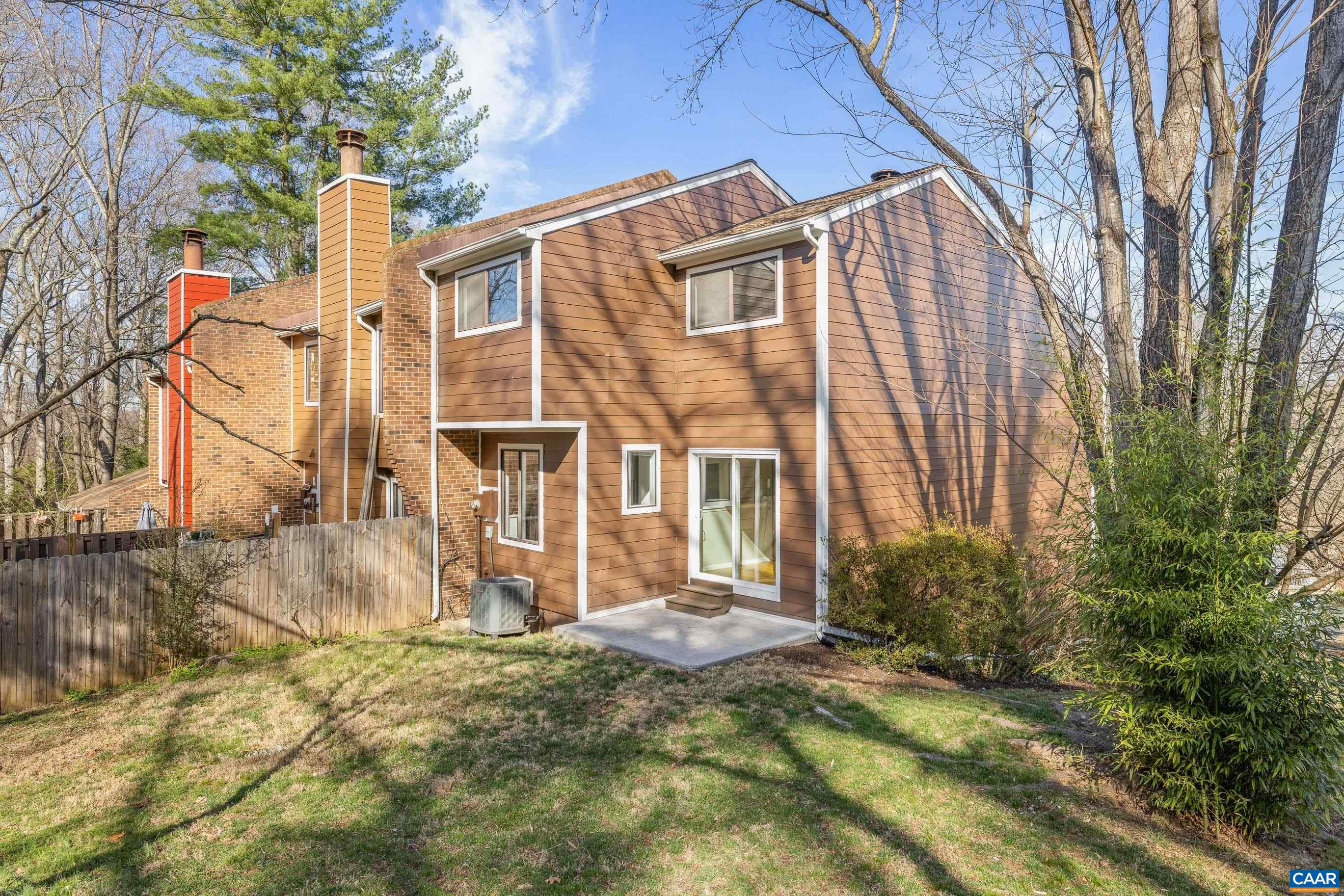587 SOUTHAMPTON CT