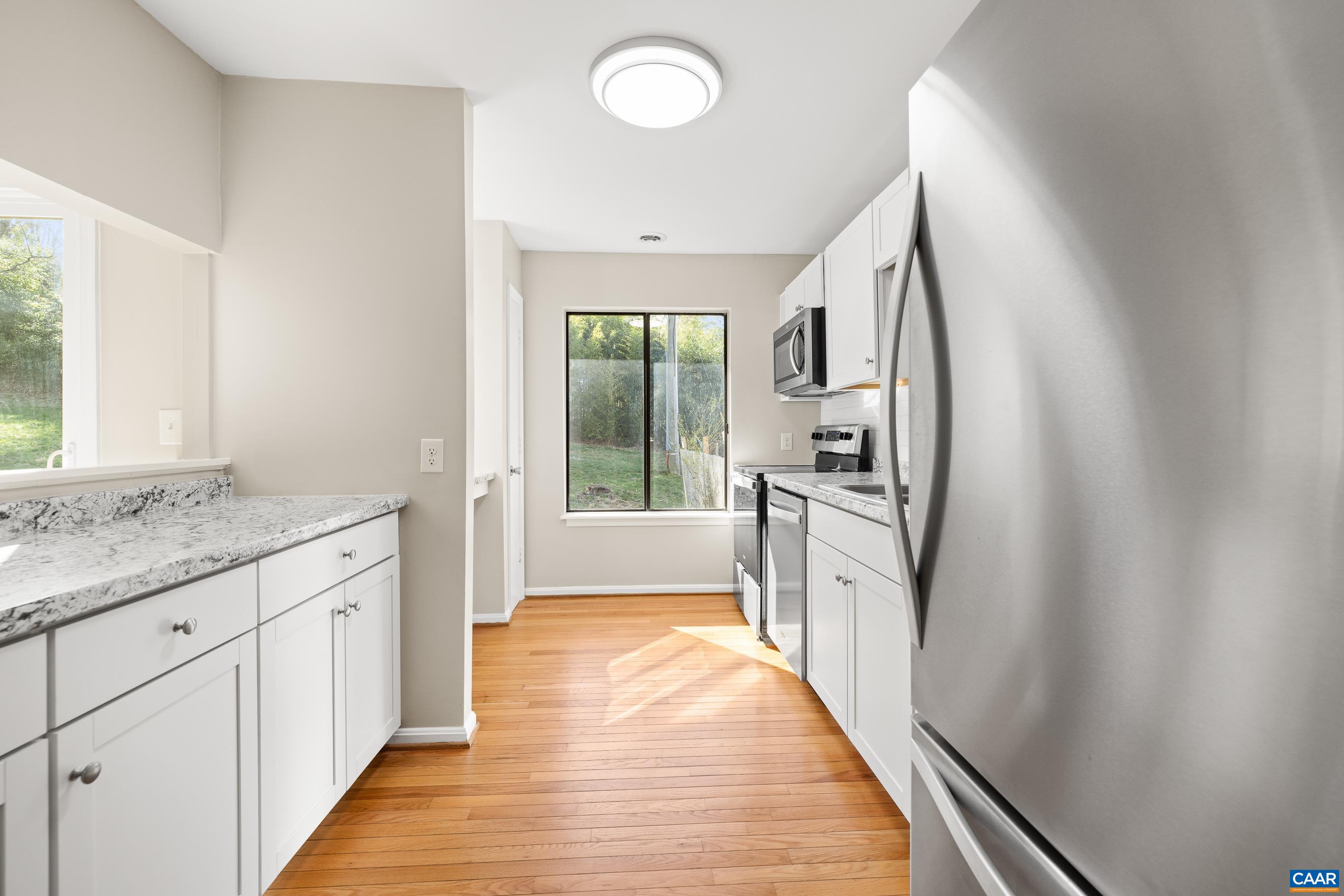 587 SOUTHAMPTON CT