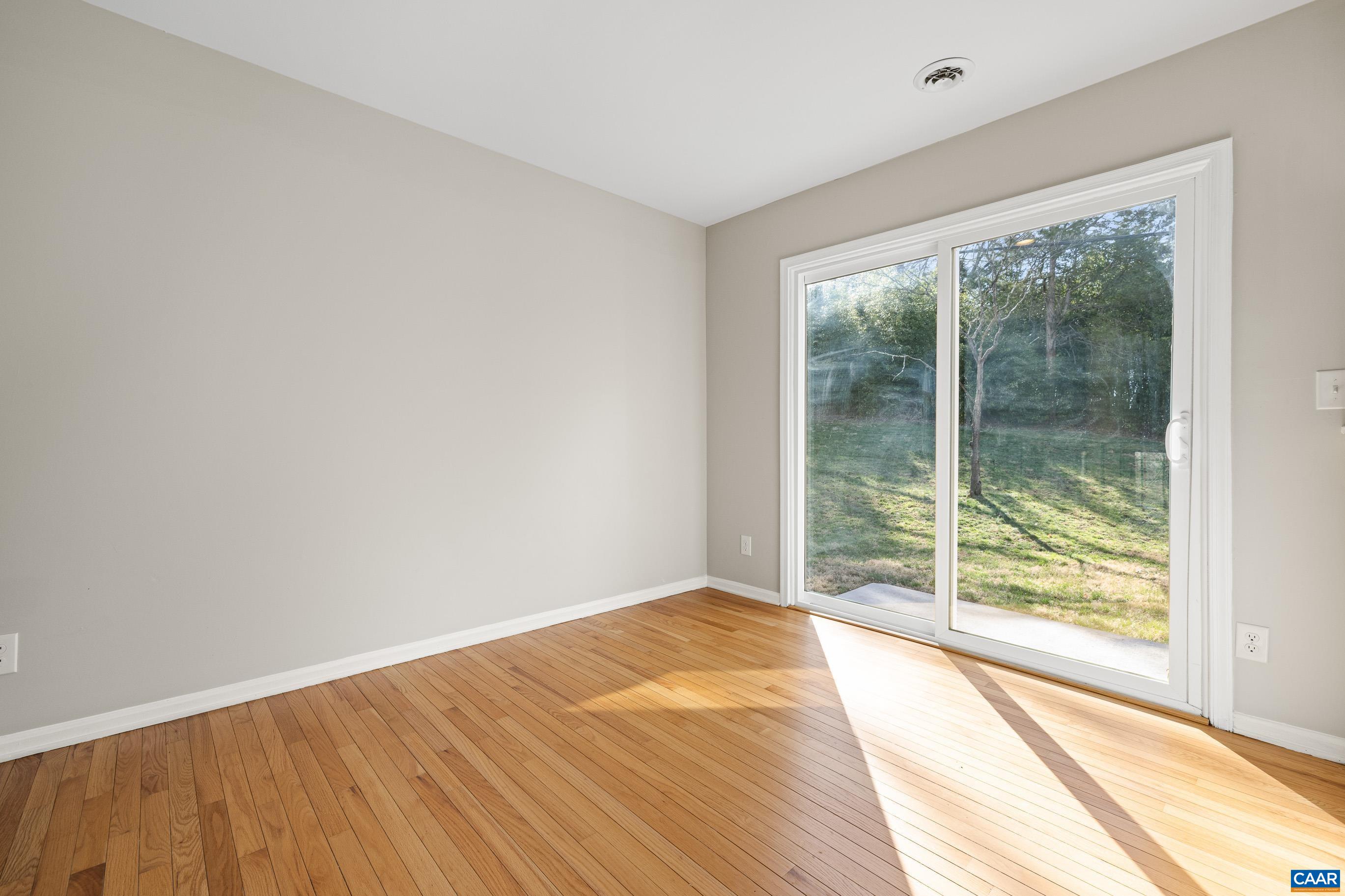587 SOUTHAMPTON CT