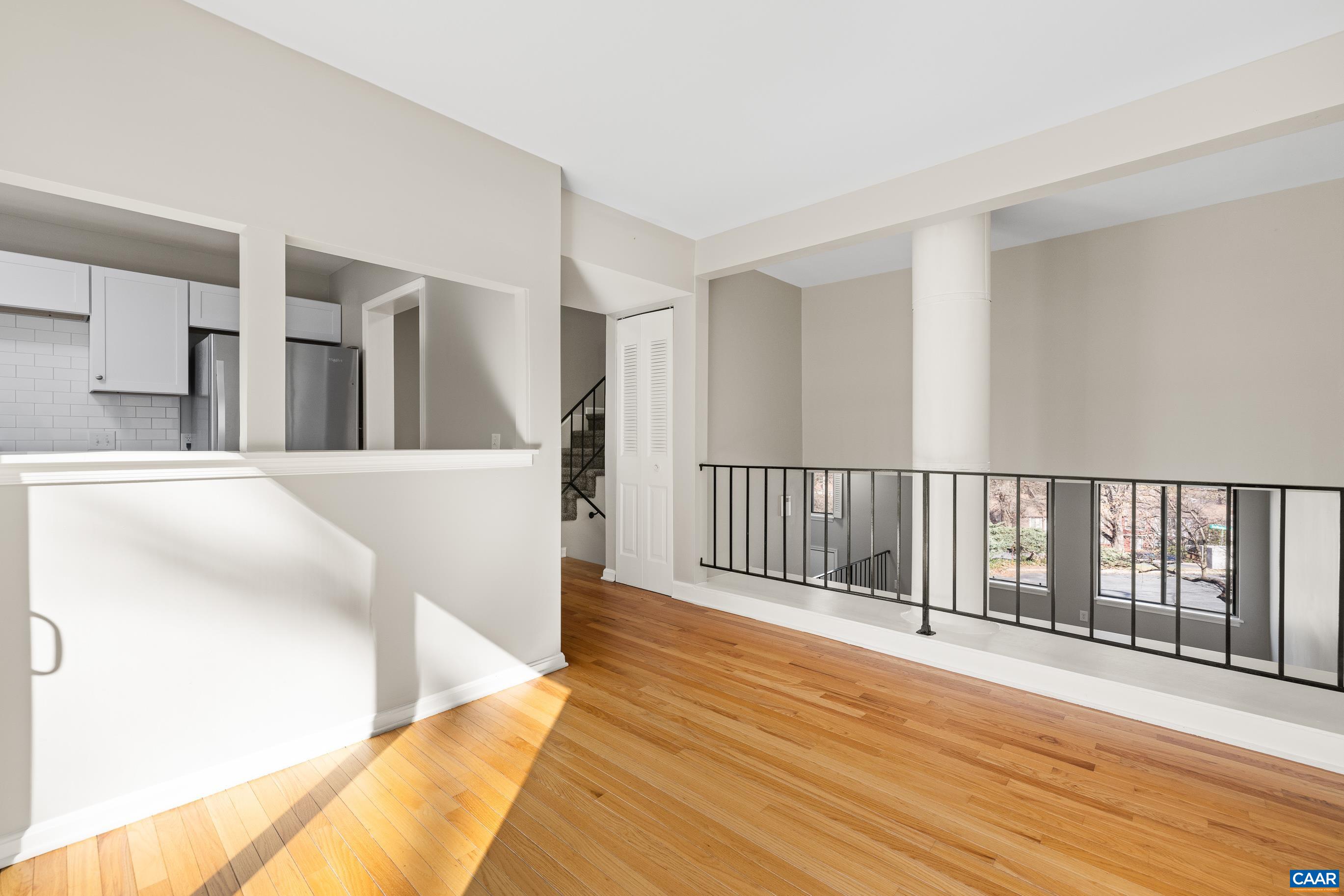 587 SOUTHAMPTON CT