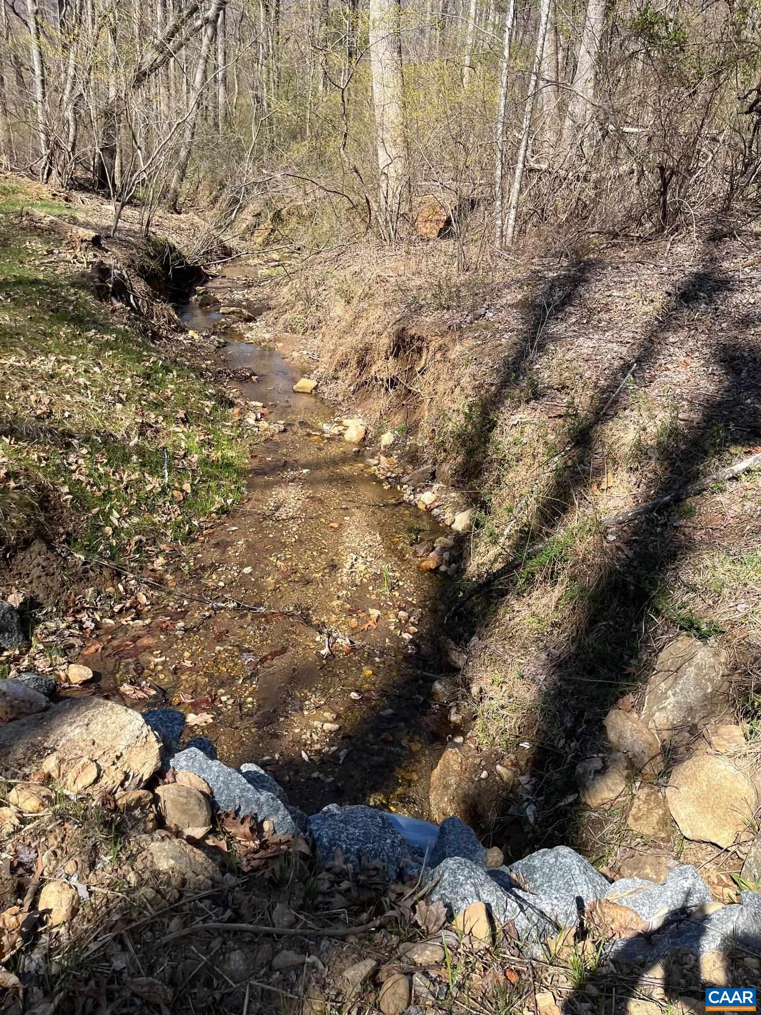 2839 OLD ROBERTS MOUNTAIN RD