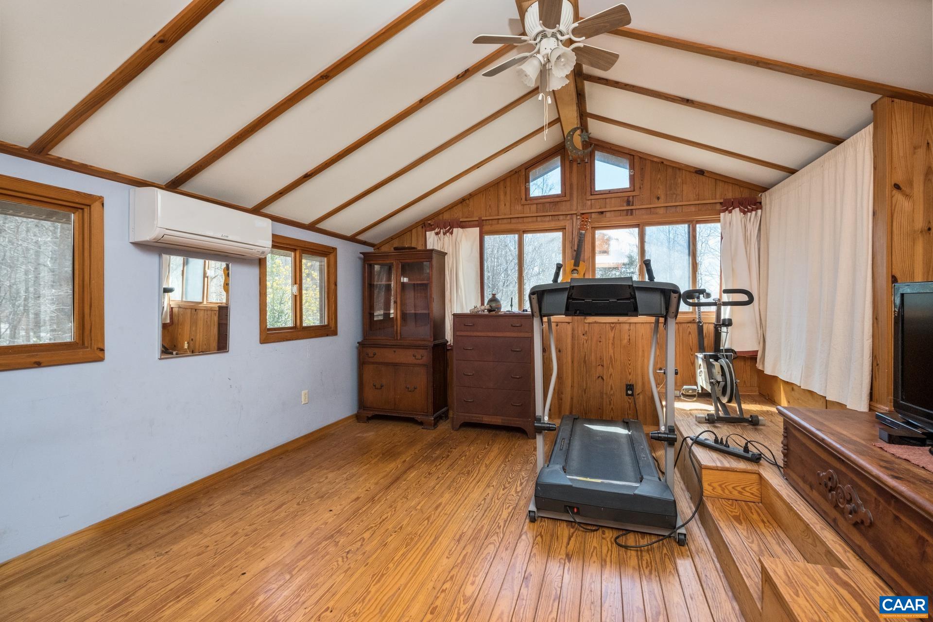 2839 OLD ROBERTS MOUNTAIN RD