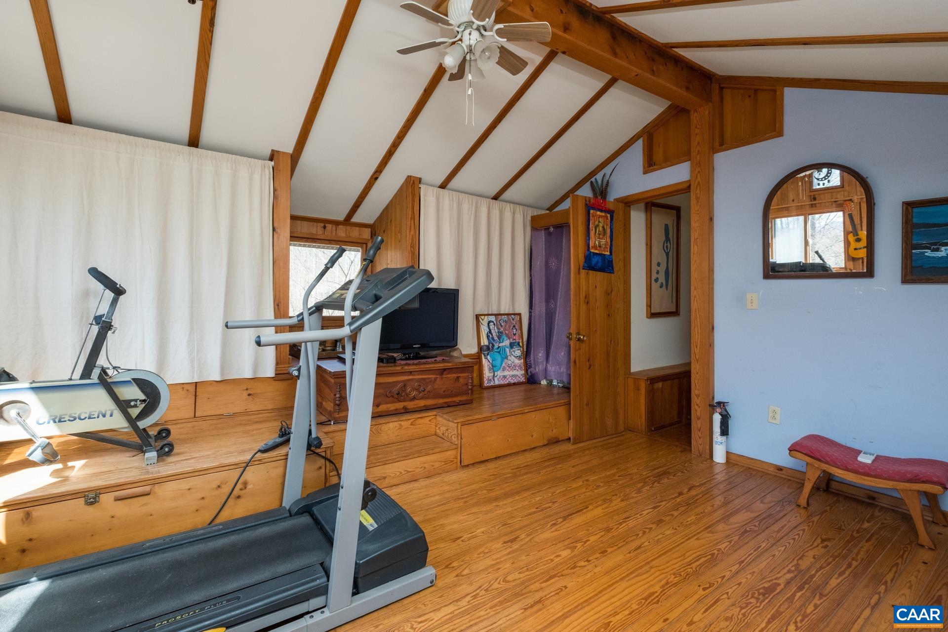 2839 OLD ROBERTS MOUNTAIN RD