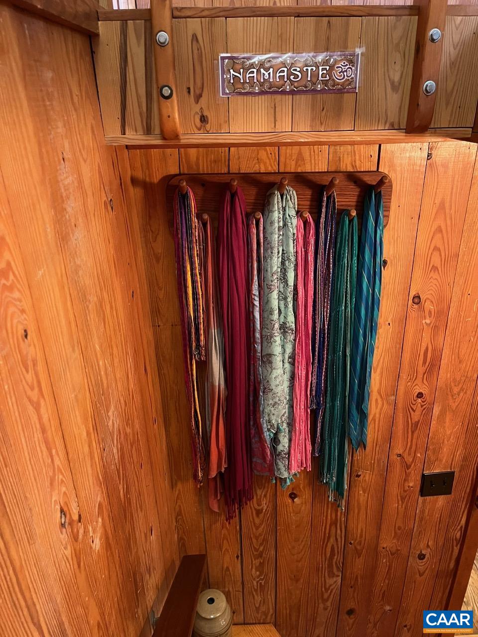 2839 OLD ROBERTS MOUNTAIN RD